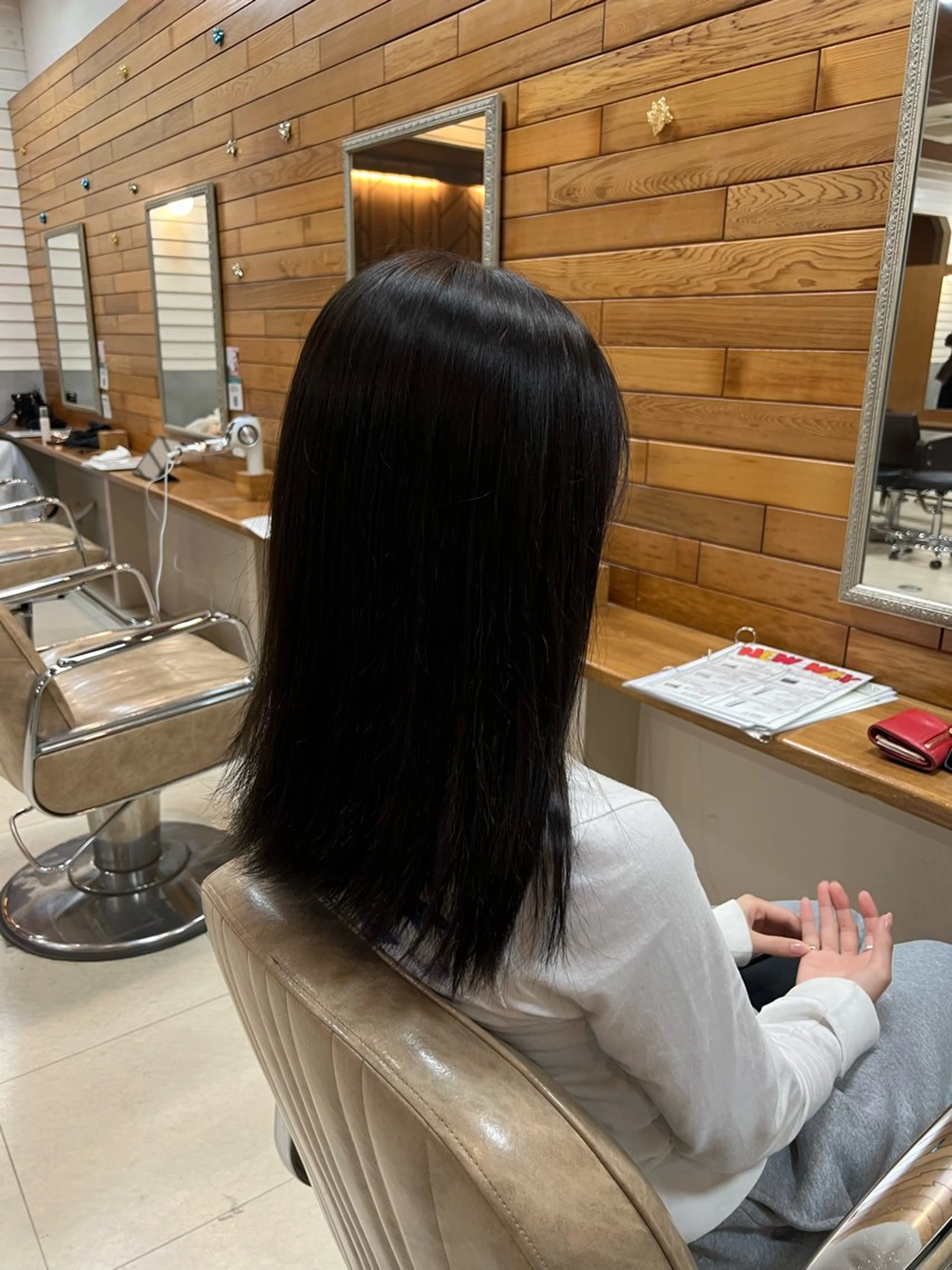 カラー 安間 琴音のヘアスタイル