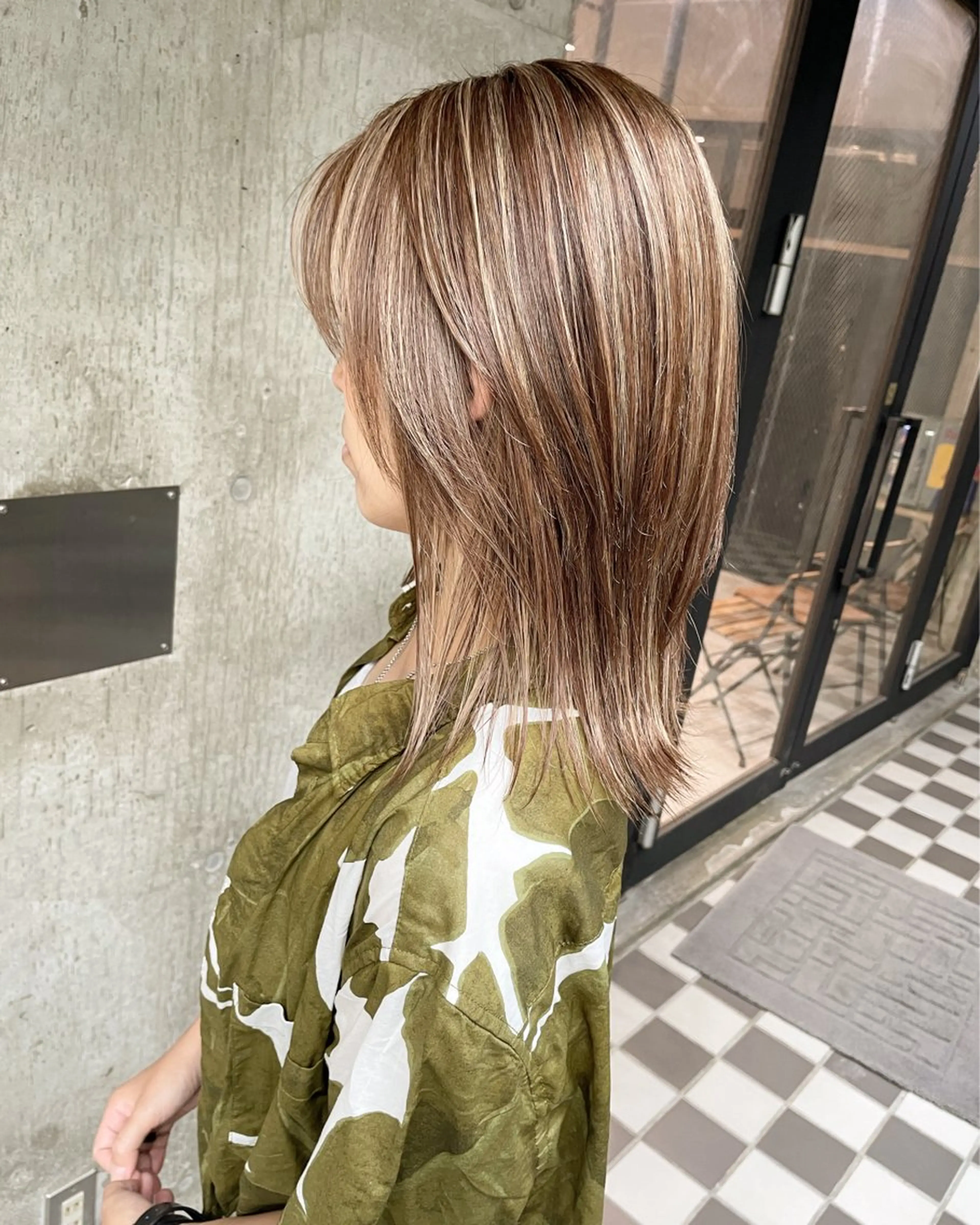 セミロング カラー ヘアアレンジ ブリーチ カット ヘアカラー TATSUYA アートディレクターのヘアスタイル