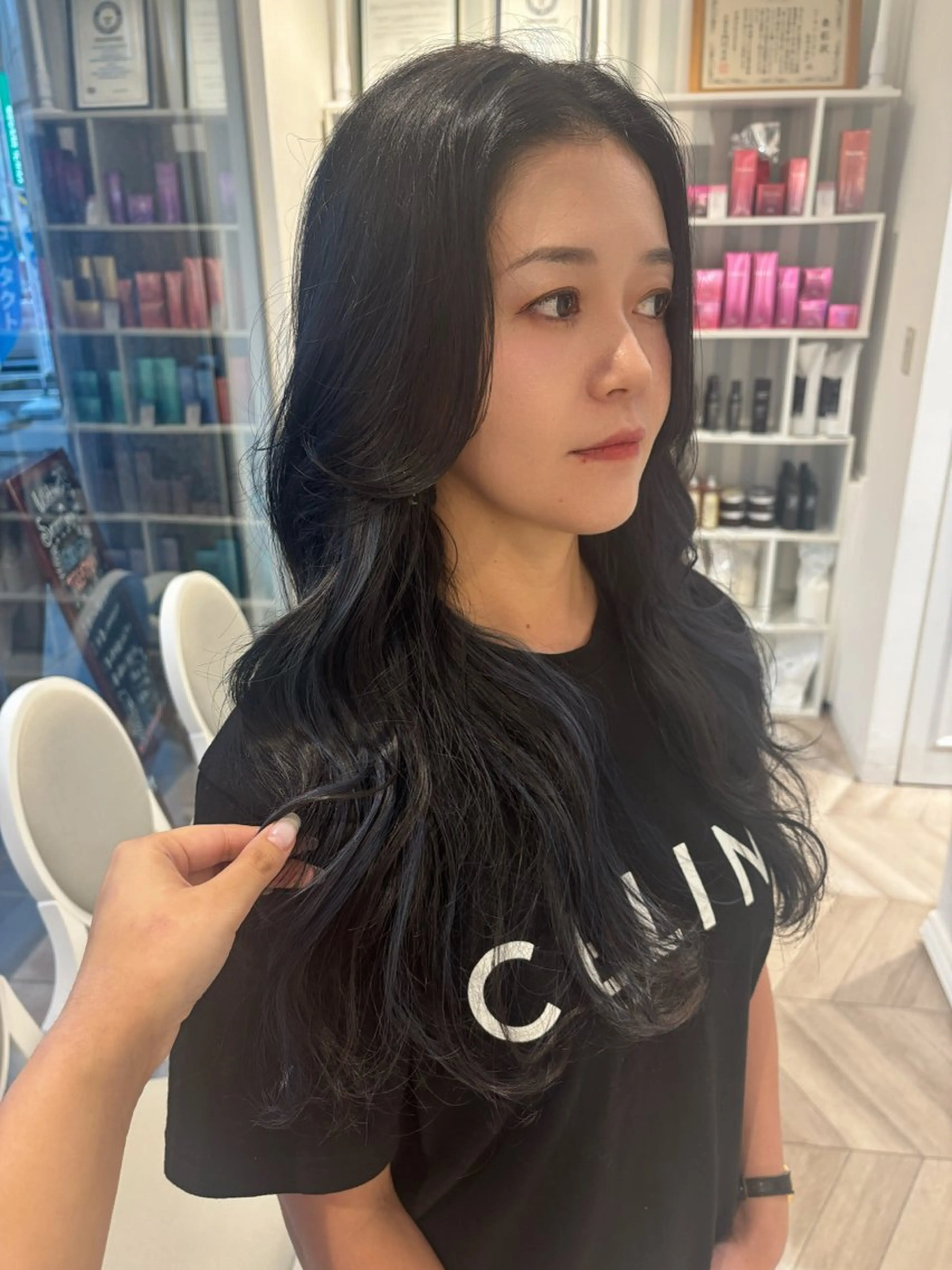 ロング ブリーチなしwカラー メンズパーマ新居見のヘアスタイル