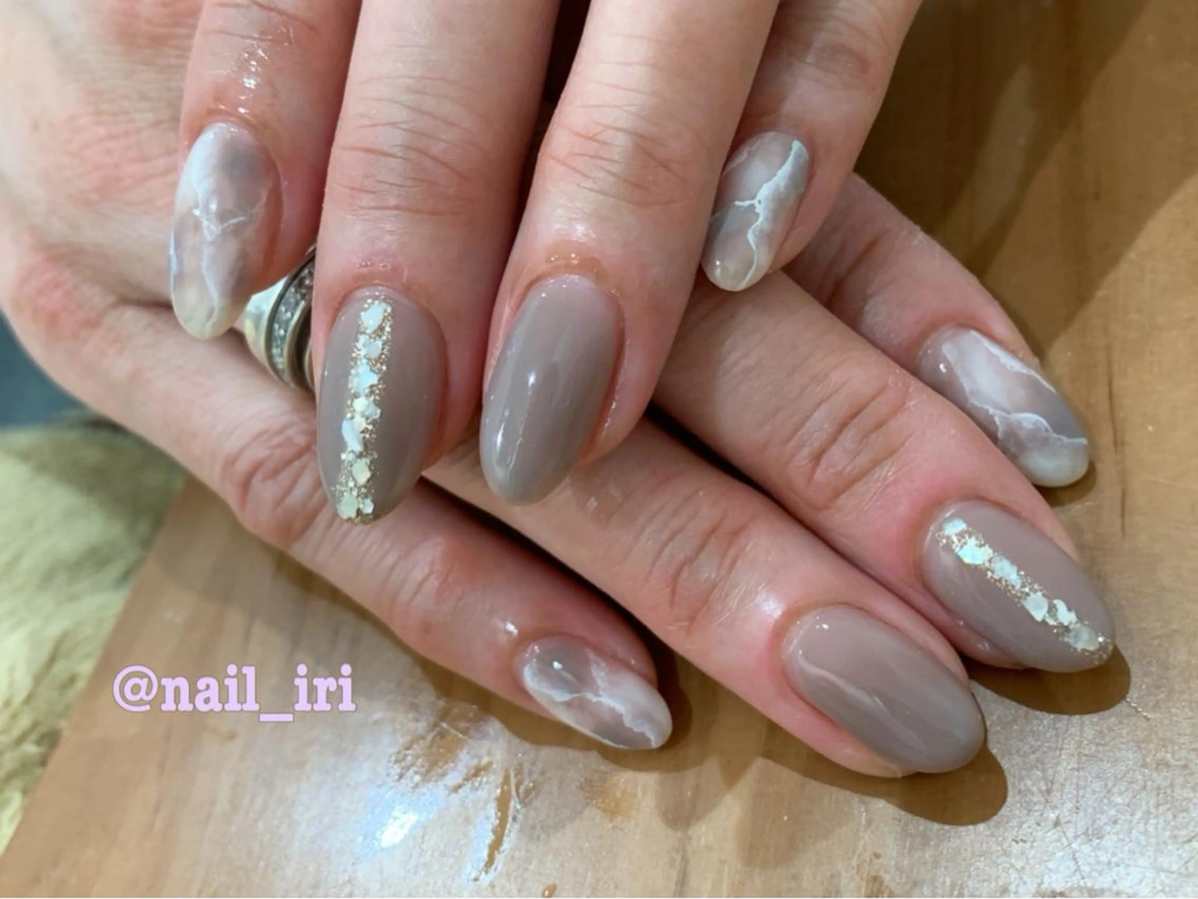 ネイル 持ち込み 中川 愛理のネイルデザイン