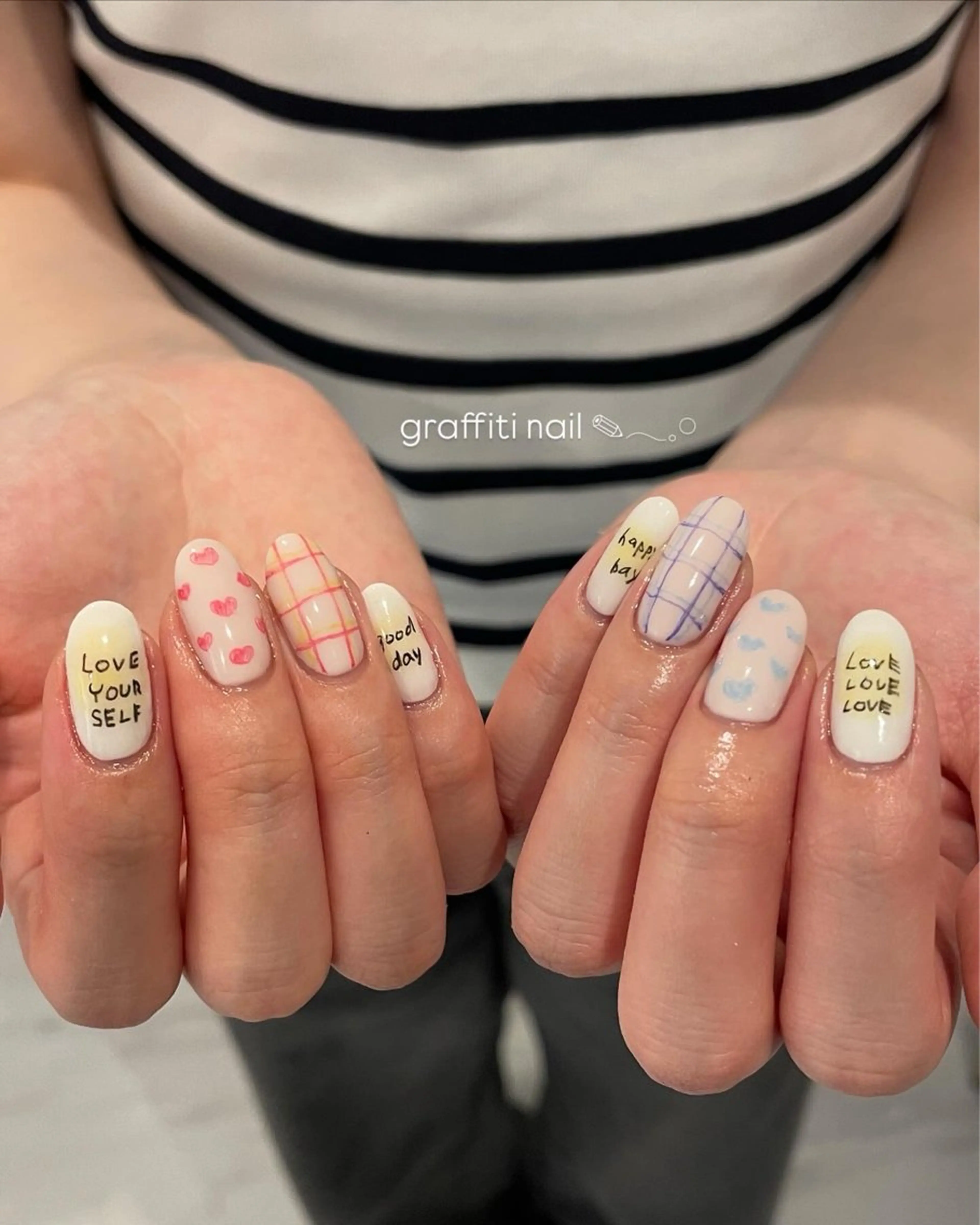 ネイル HENECY🎀 Rinのネイルデザイン