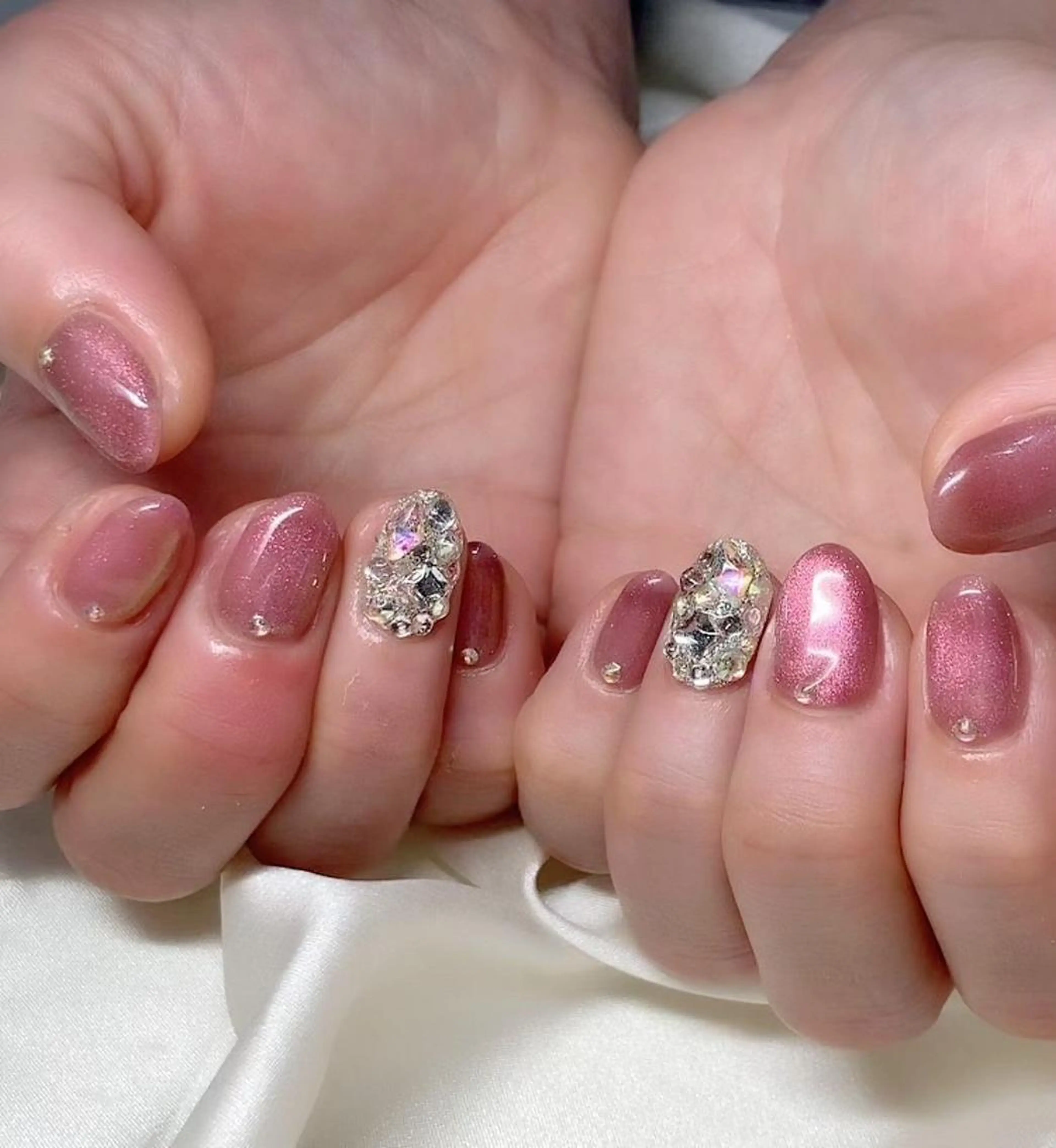 ネイル マツエク・マツパ アイブロウ 韓国風マツエク パリジェンヌラッシュリフト まつげパーマ ワンホンマツエク 長さ出し ハンドネイル Nail&eye Belire 新宿のネイルデザイン