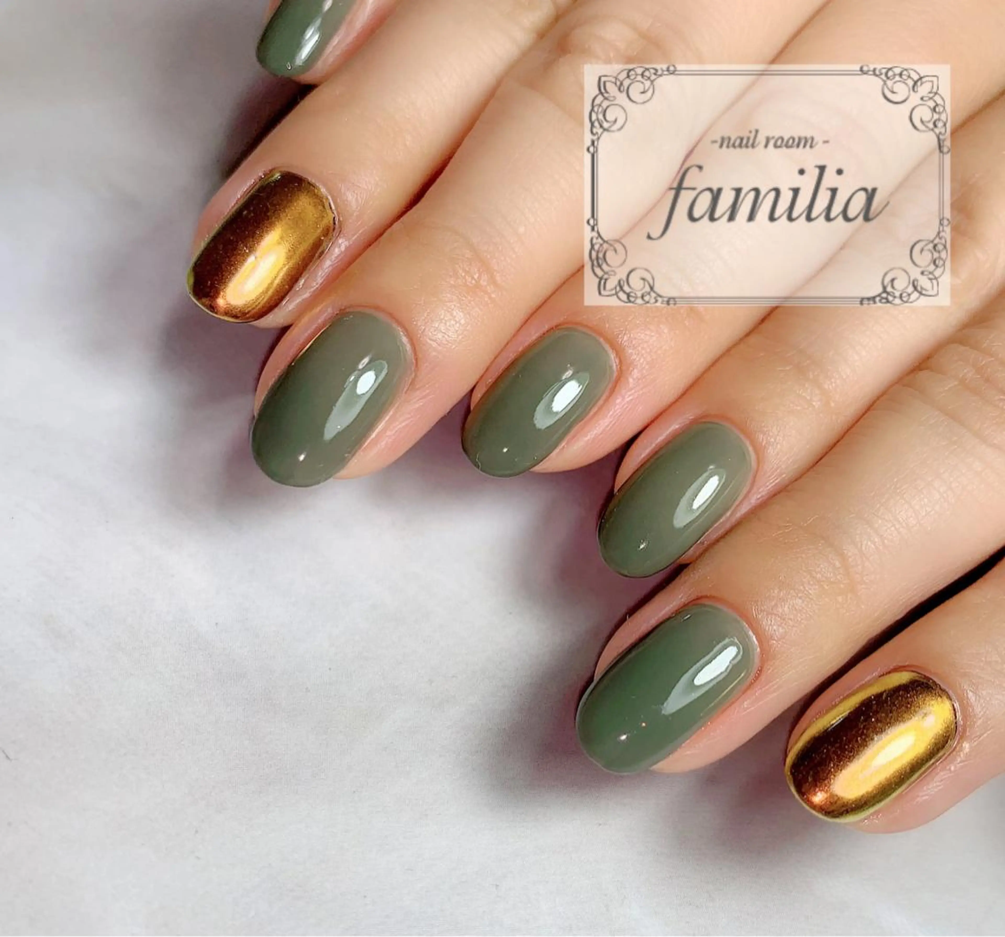 ネイル オーロラネイル ワンカラーネイル ハンドネイル -nailroom- familiaのネイルデザイン