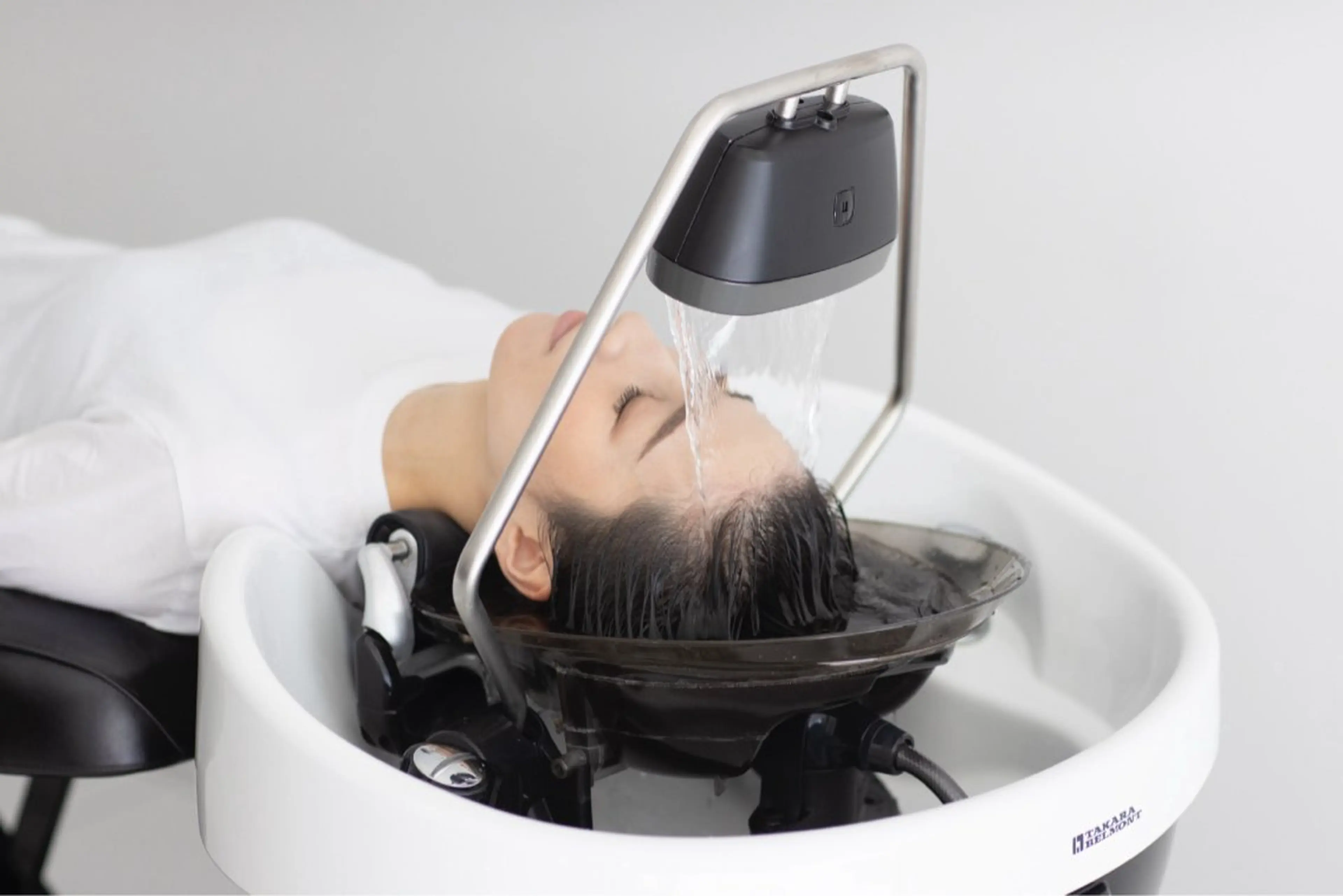 頭浸浴ヘッドスパ(シャンプー+頭浸浴+マッサージ)40分コースの写真