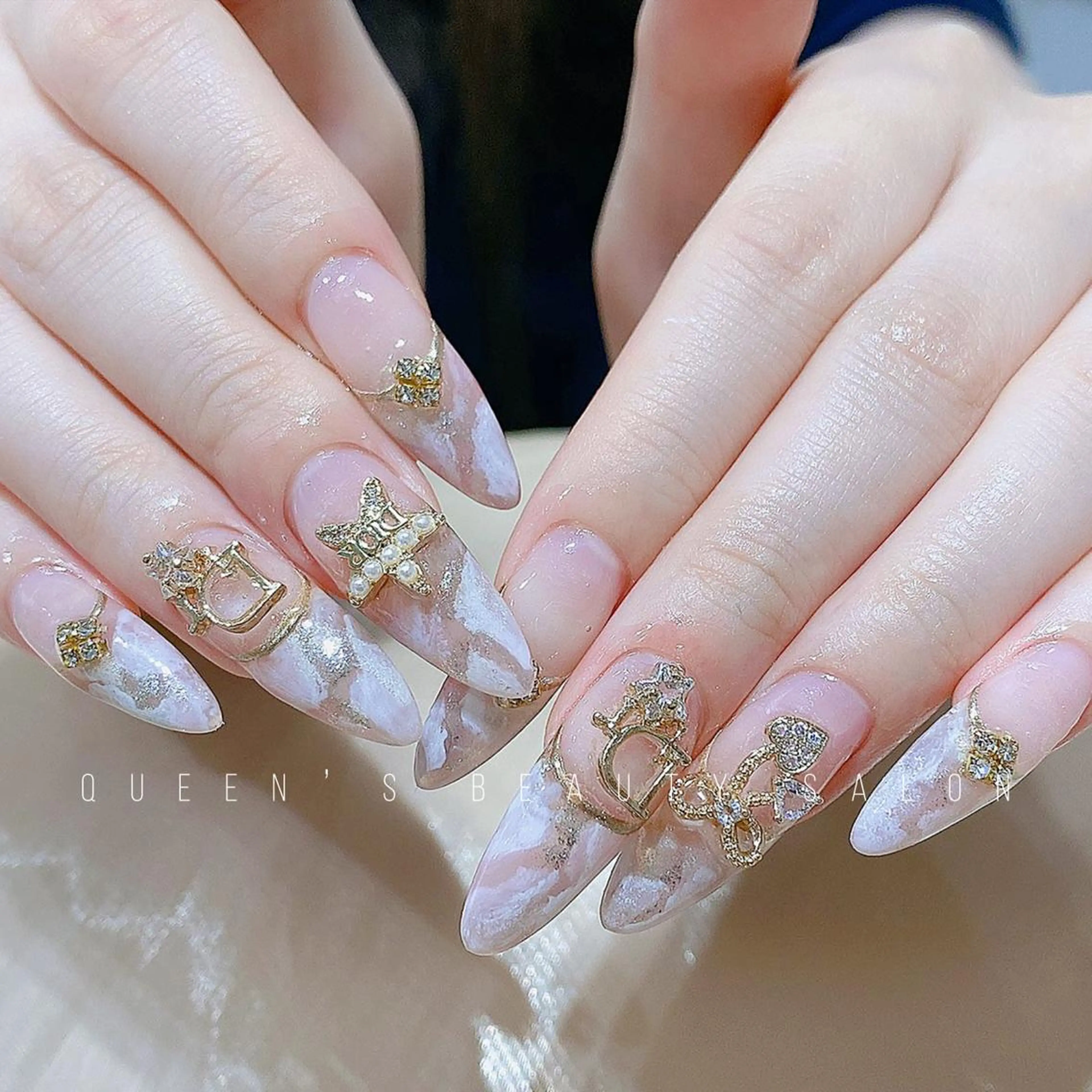 ネイル ハンドネイル Queens マオのネイルデザイン