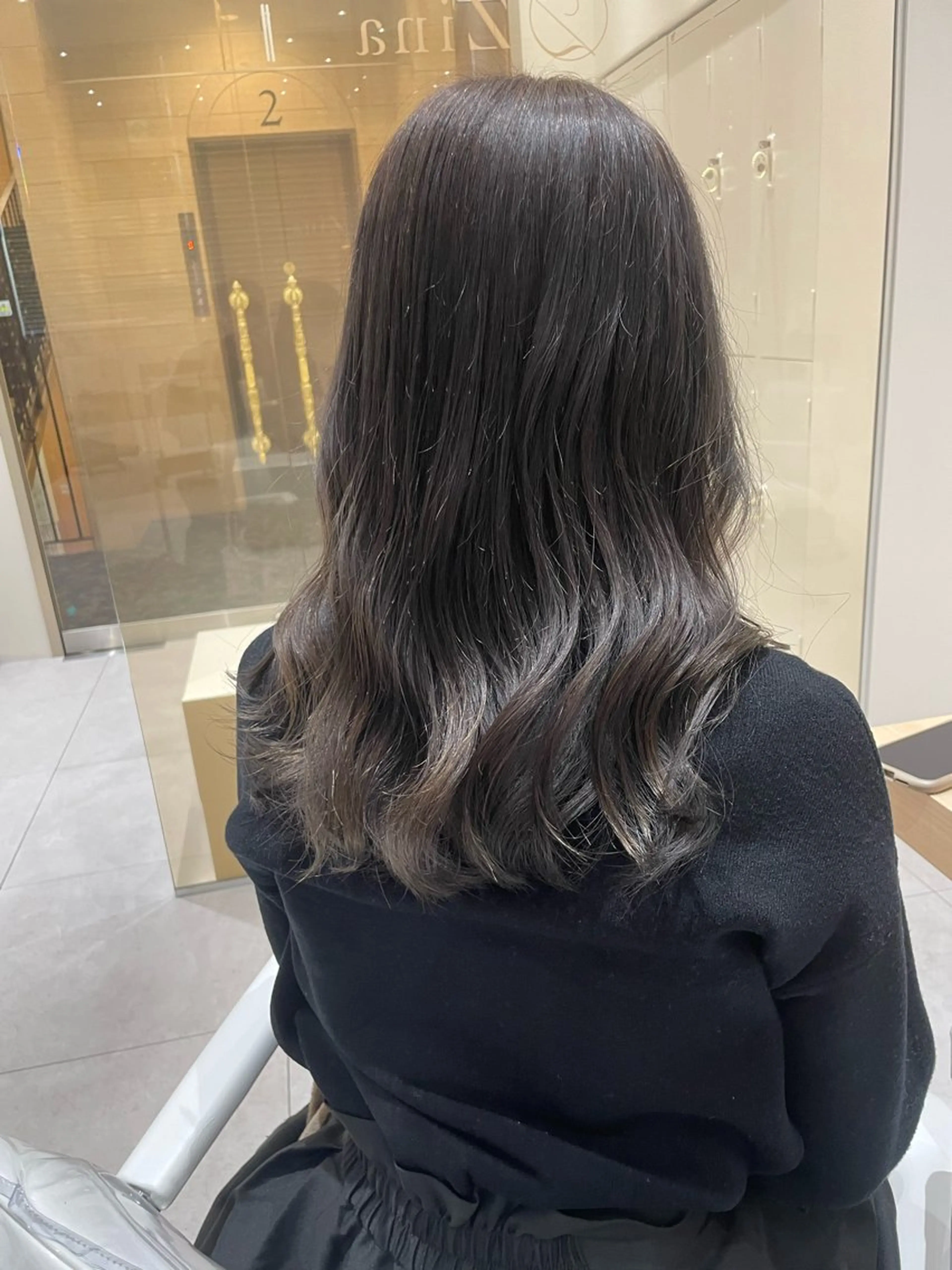 ミディアム カラー ブリーチ グレージュ ラベンダーカラー ラベンダーグレージュ ラベンダーグレー 艶髪専門美容師 梅村晋平のヘアスタイル