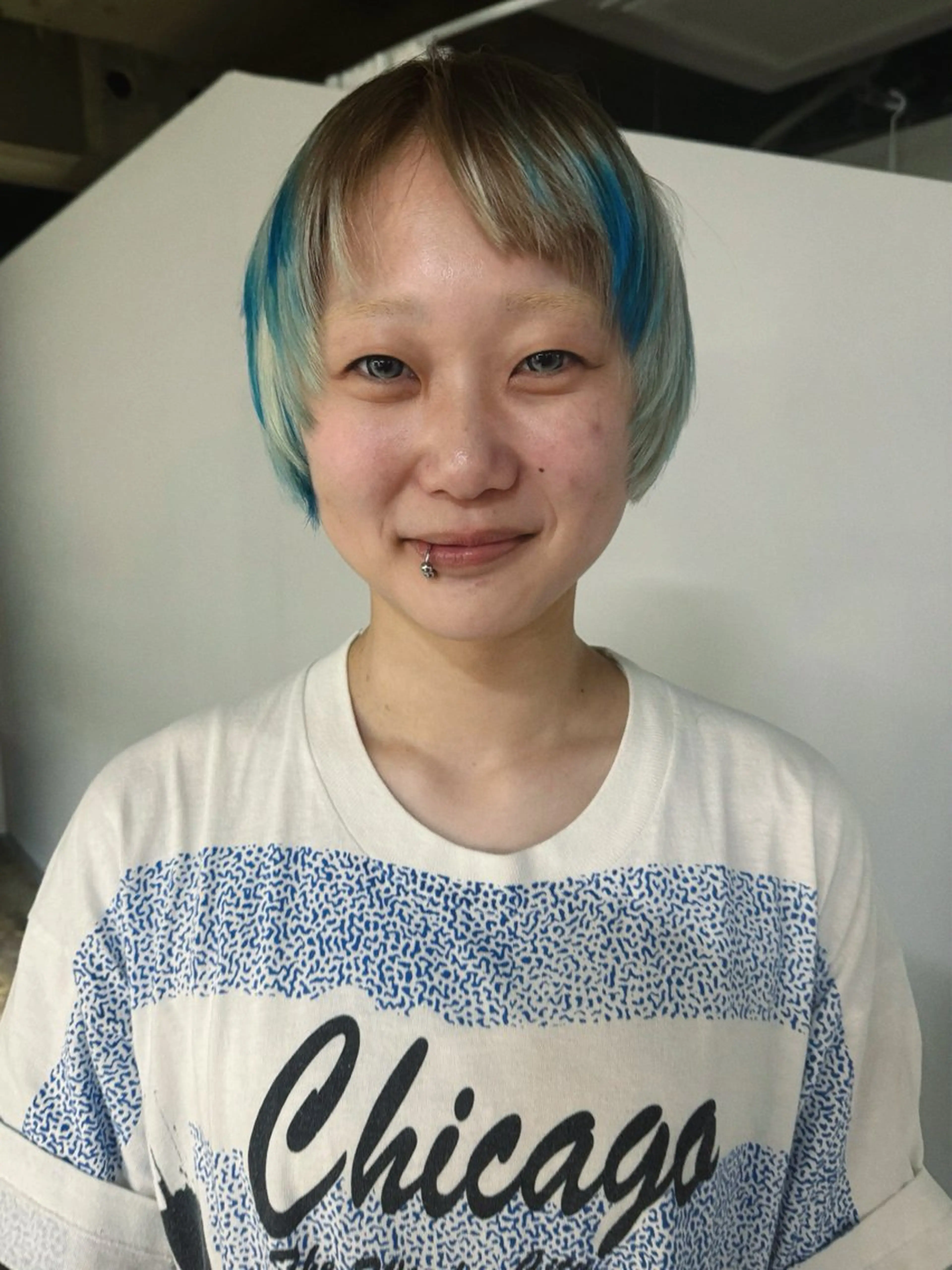 ショート カラー デザインカラー 似合わせカット カット ヘアカラー トリートメント BURROW うえみ 寿々のヘアスタイル