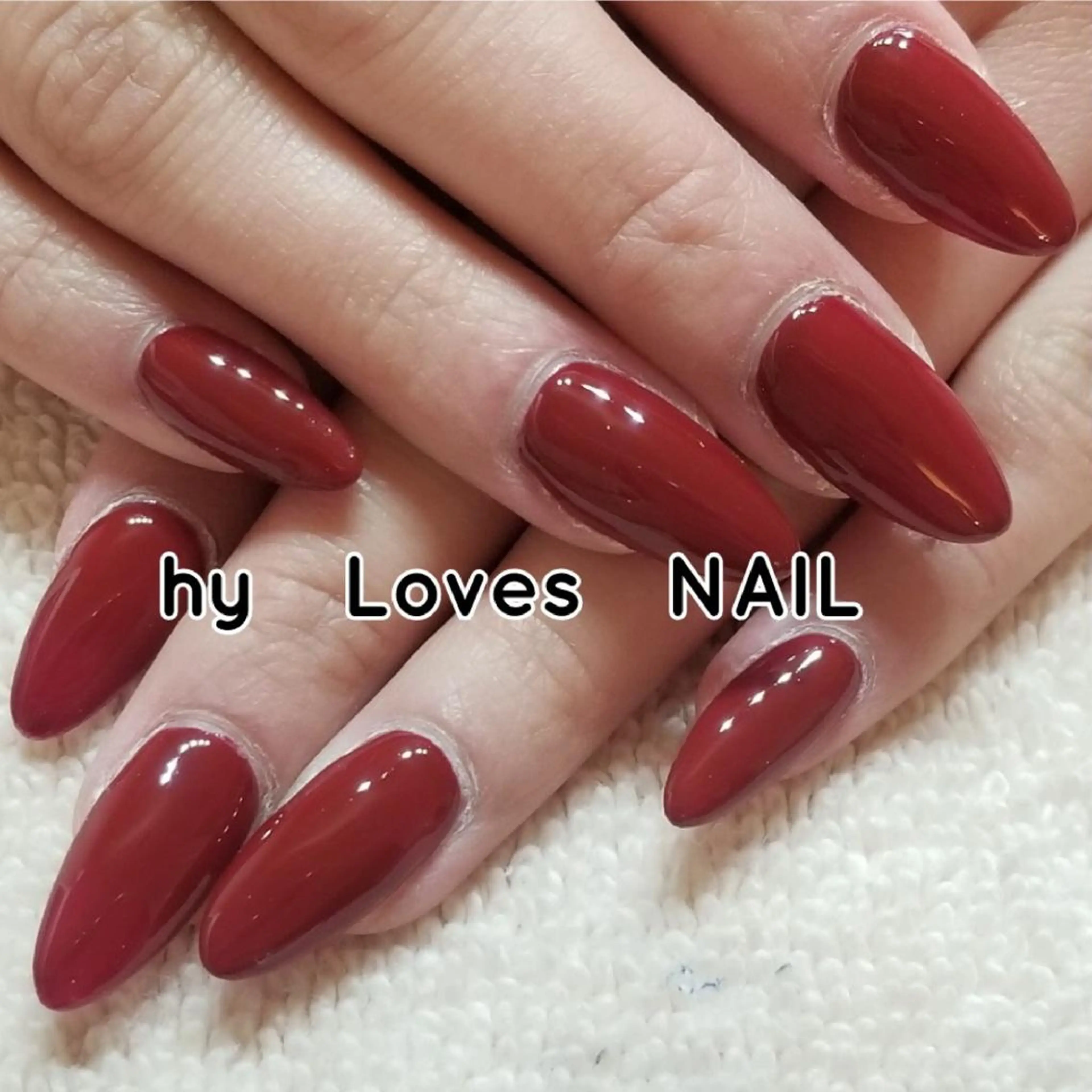 ネイル ワンカラーネイル 赤色 バレンタイン ハンドネイル よしだ ひろきのネイルデザイン
