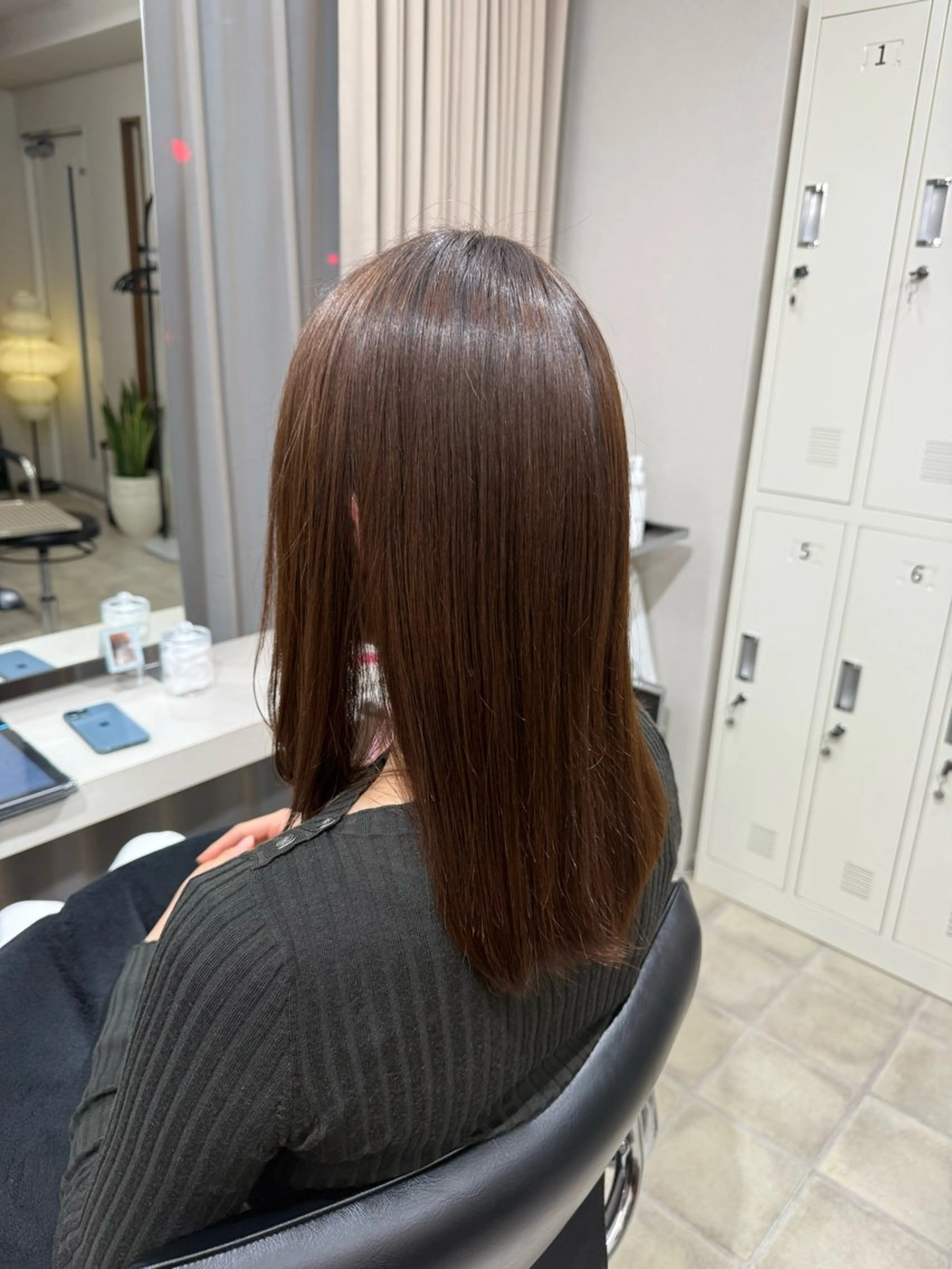 セミロング カラー haru 髪質改善サロンのヘアスタイル