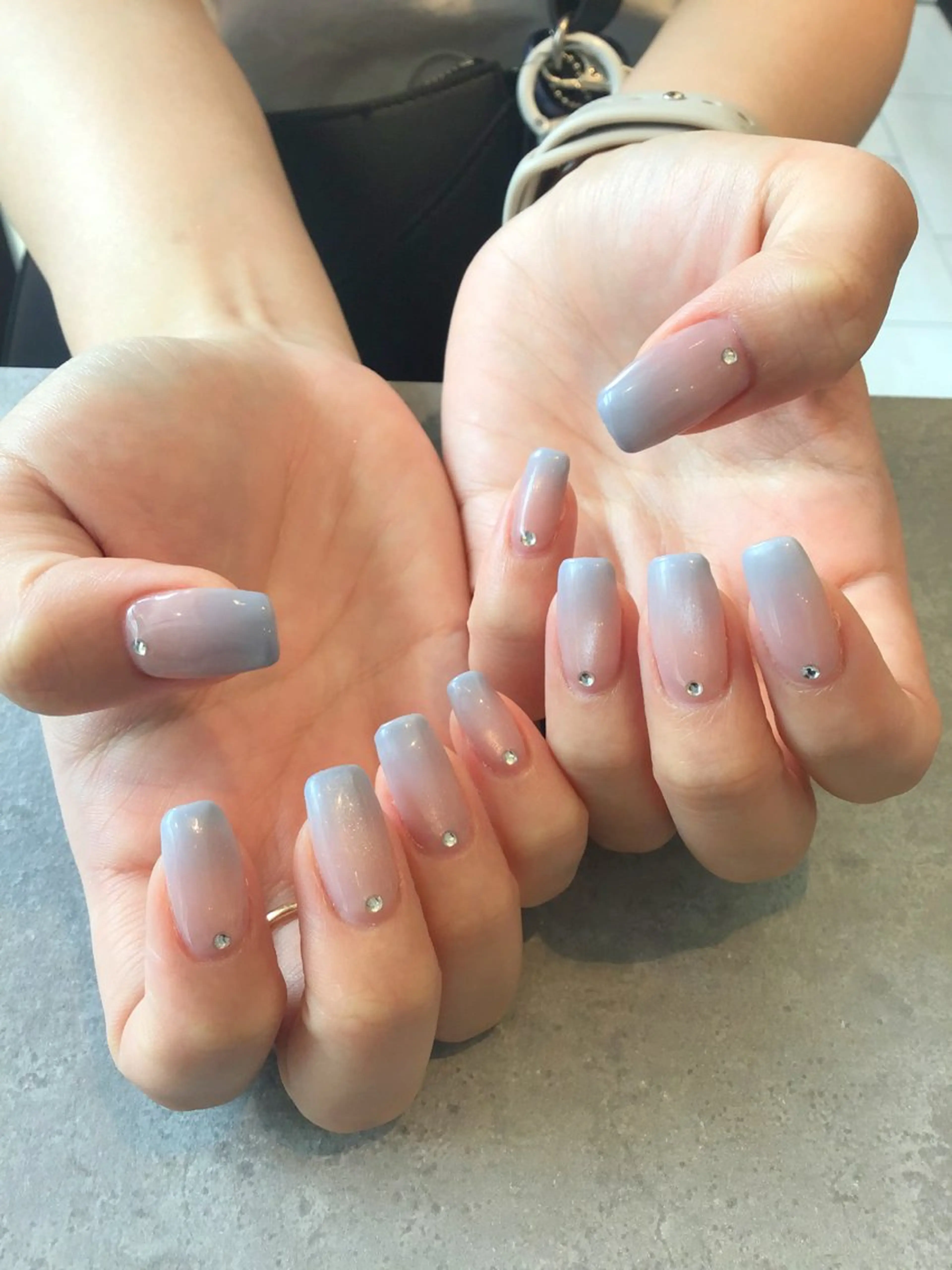 ネイル アートネイル マグネットネイル シンプルネイル Nest 岩崎のネイルデザイン