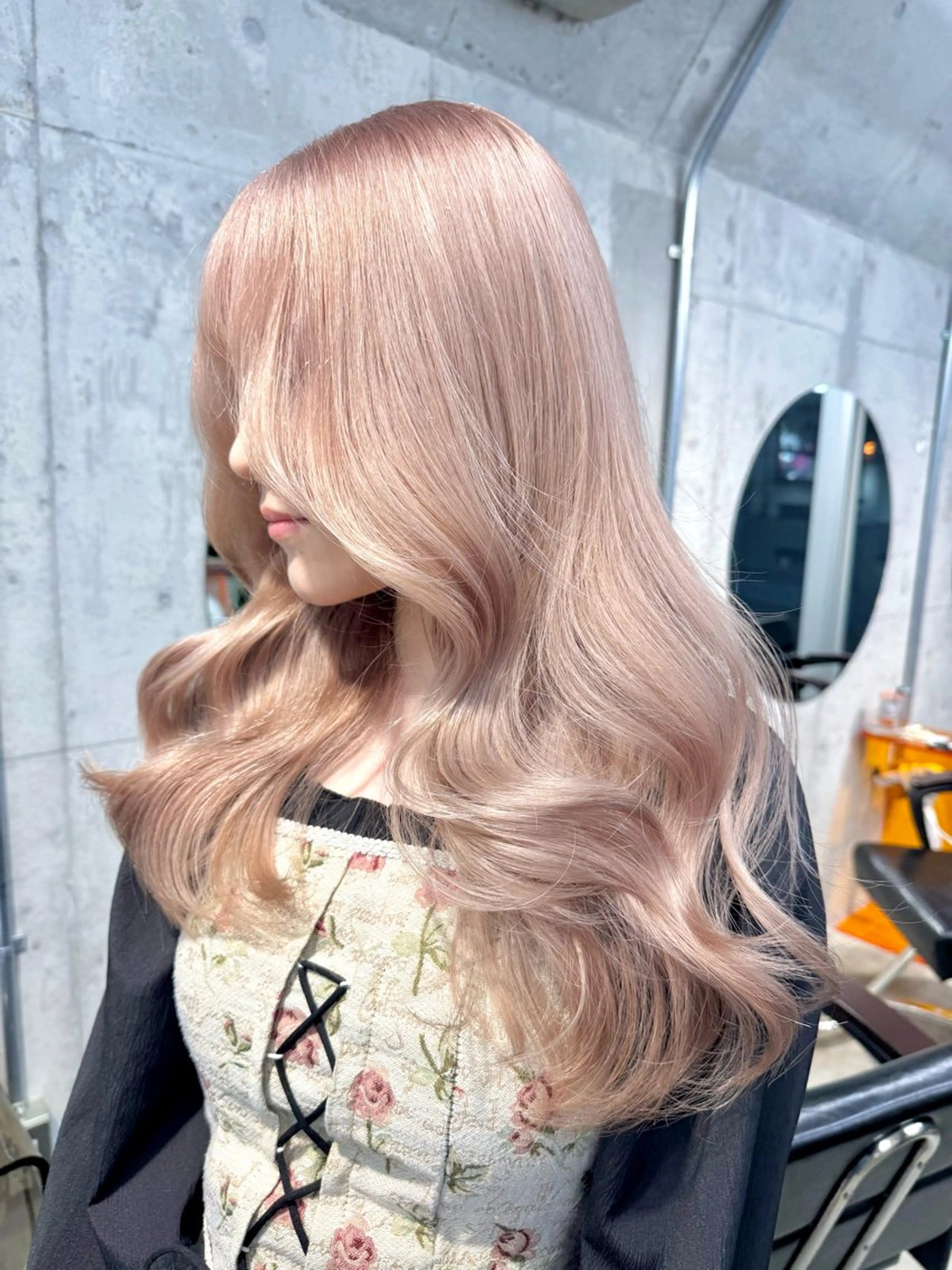 カラー 漆畑 莉奈のヘアスタイル