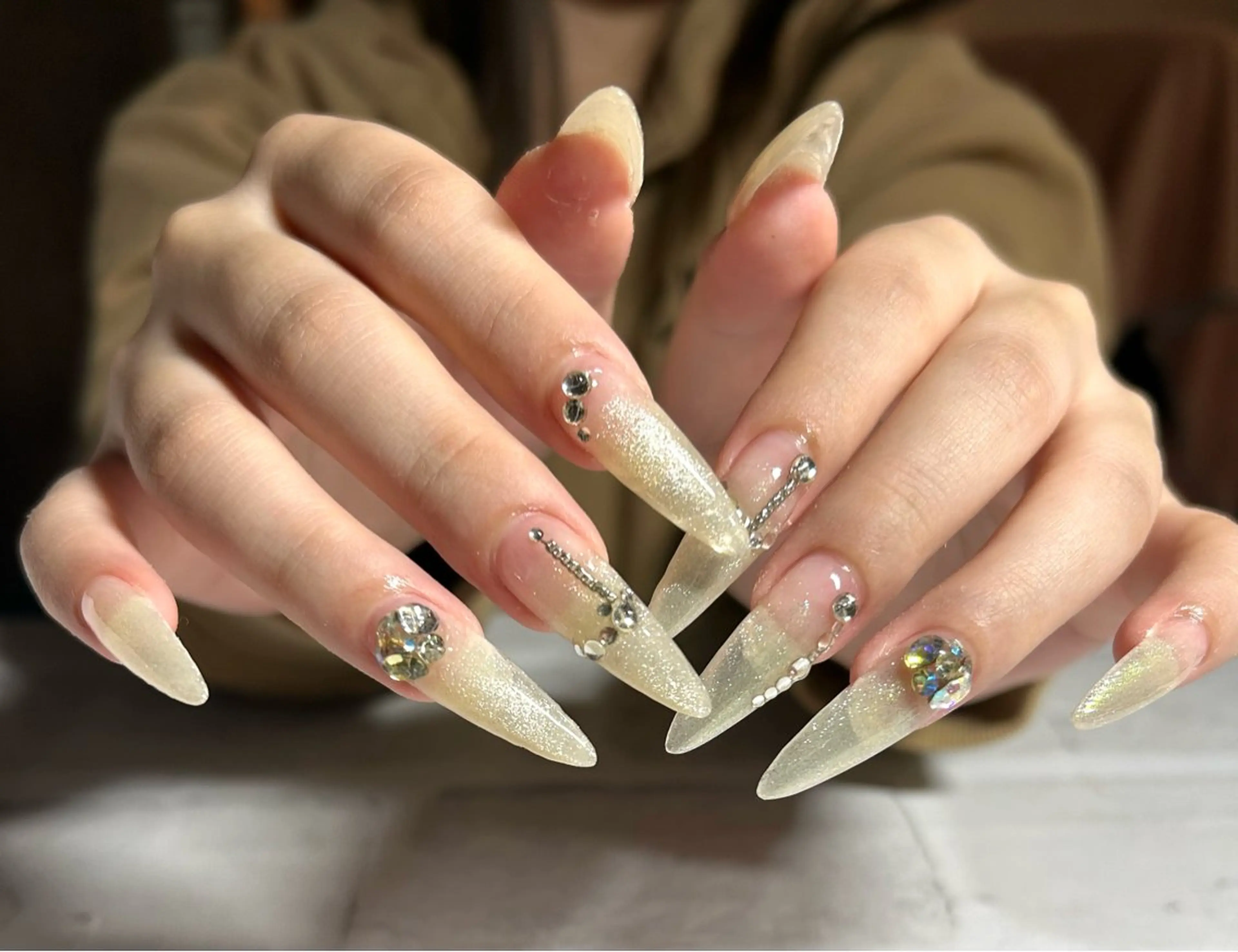 セミロング ハンドネイル 2DY NAIL SALONのネイルデザイン