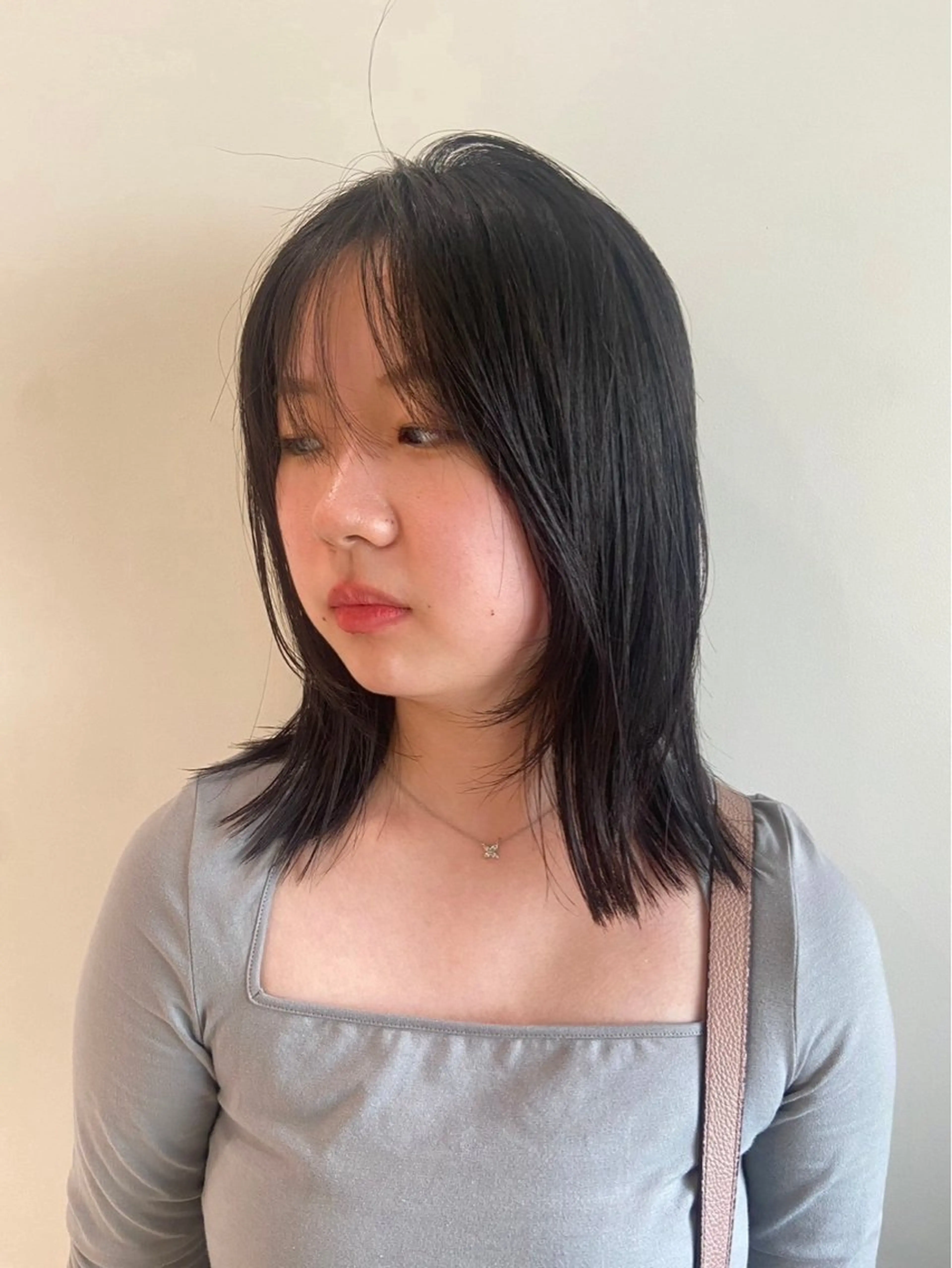 ミディアム アオイ/透明感カラー レイヤー🌙のヘアスタイル