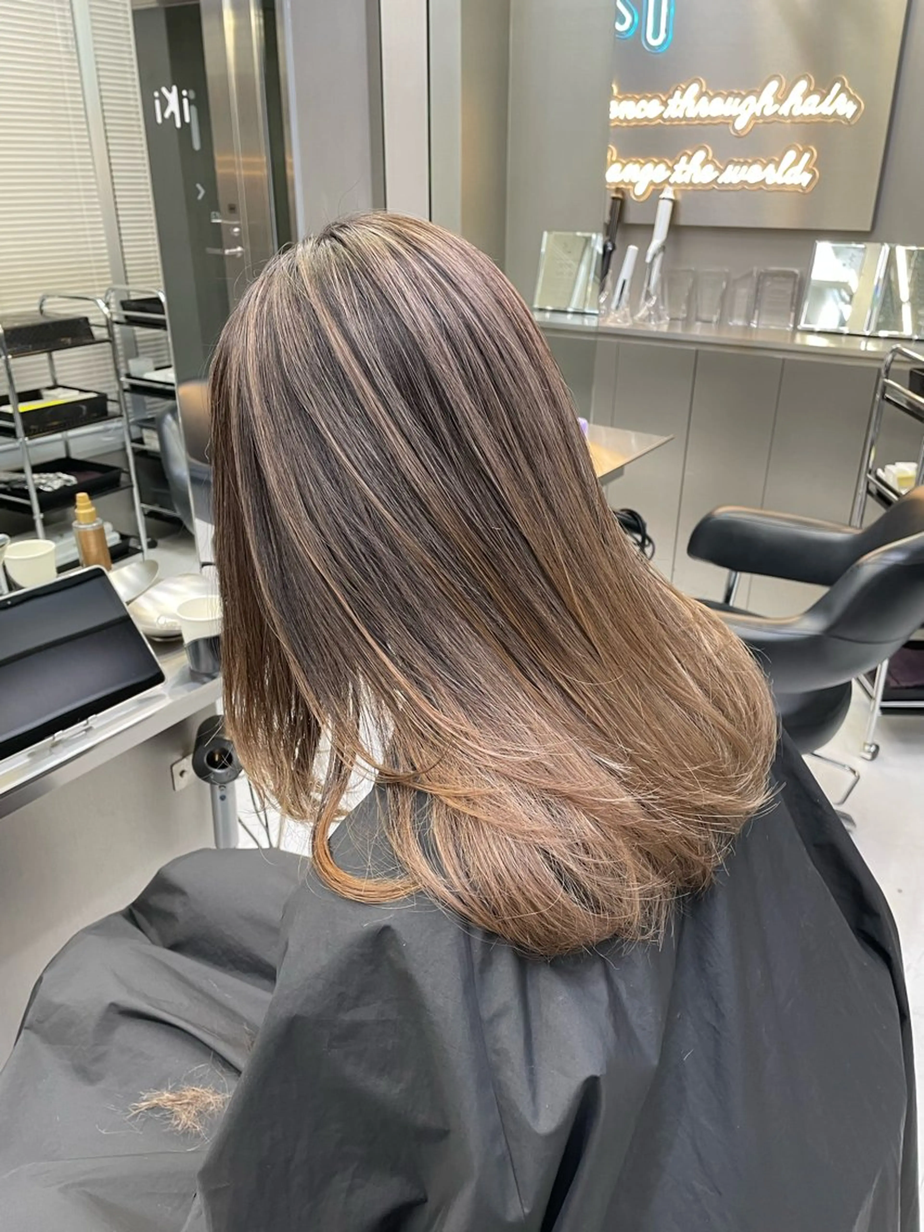 ロング ヘアカラー ヘアセット 🫧バレイヤージュ/ ハイトーン/ミズキのヘアスタイル