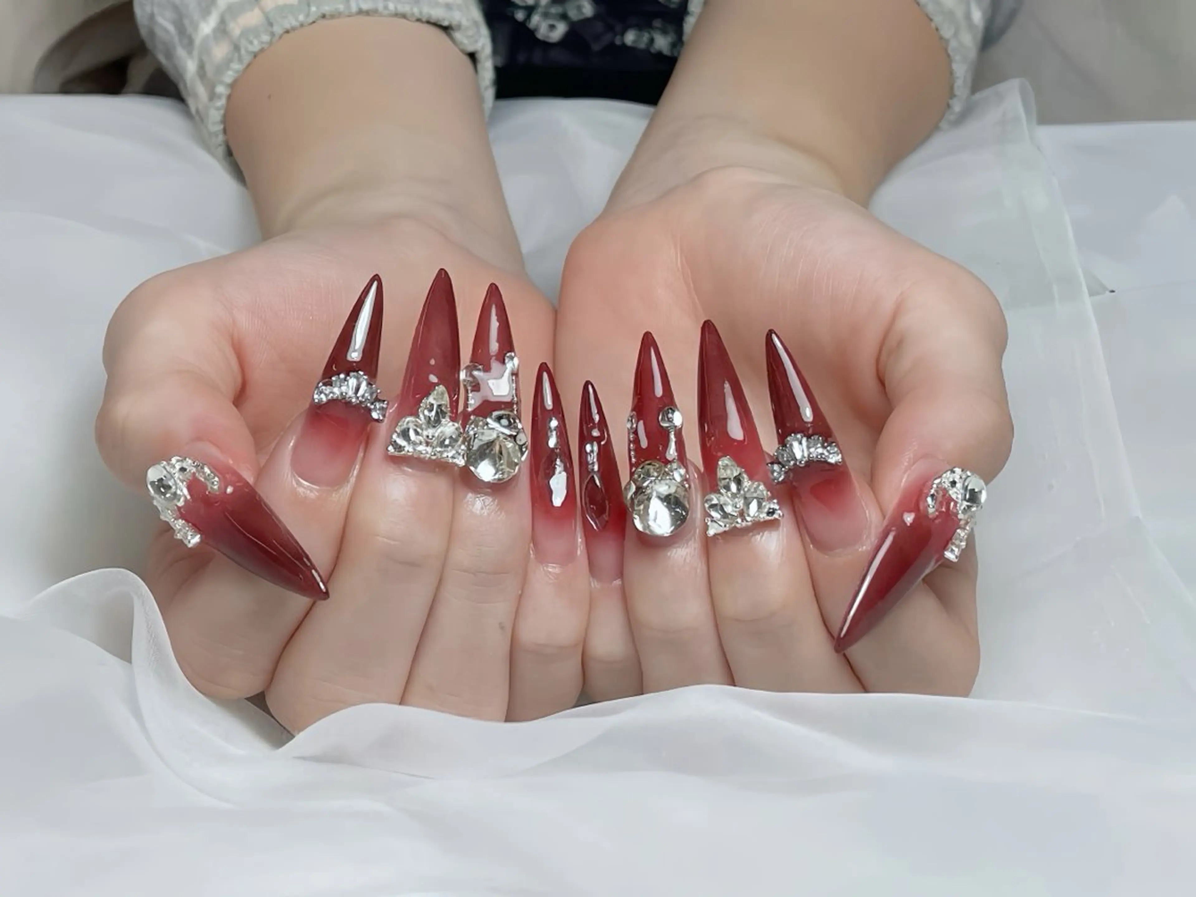 ネイル 成人式 ロングネイル ネイルチップ ハンドネイル Rin Nail 新大久保店のネイルデザイン