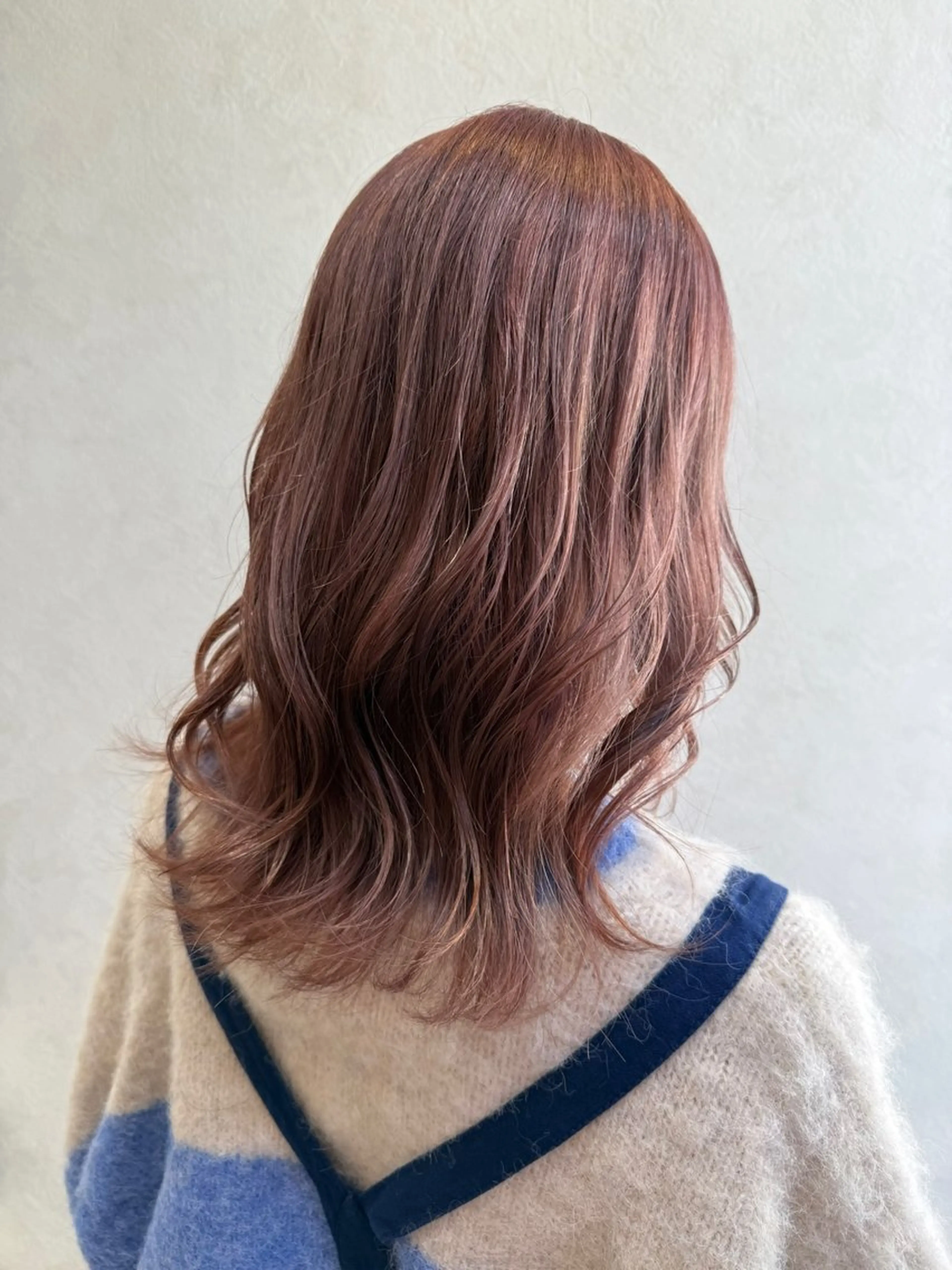 セミロング カラー ブリーチ ケアブリーチ 透明感カラー グレージュ ピンクカラー ヘアカラー newi まーぼーのヘアスタイル