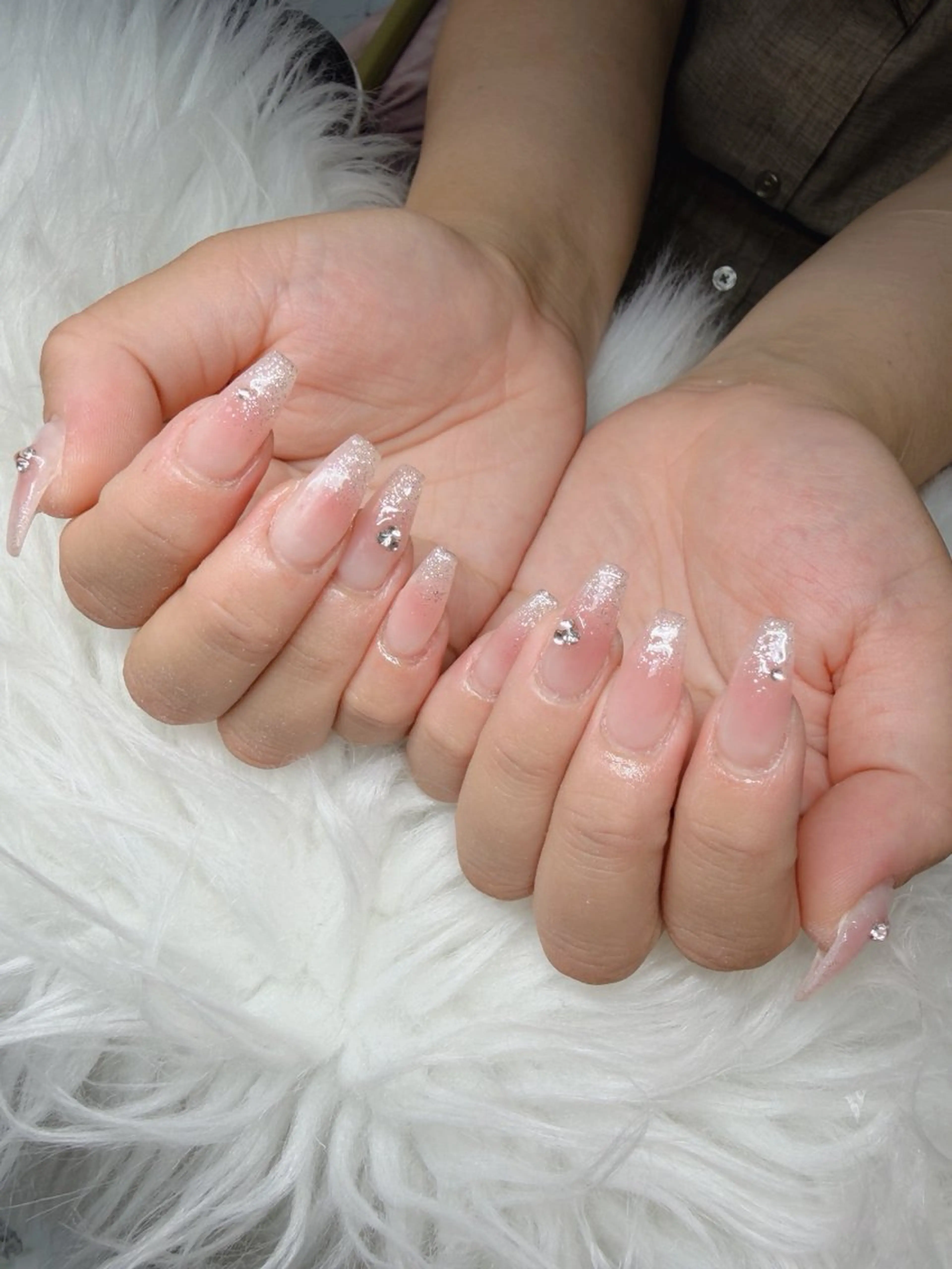 ネイル 長さ出し グラデーション 卒業式 キラキラネイル マグネットネイル Lee Nailsのネイルデザイン