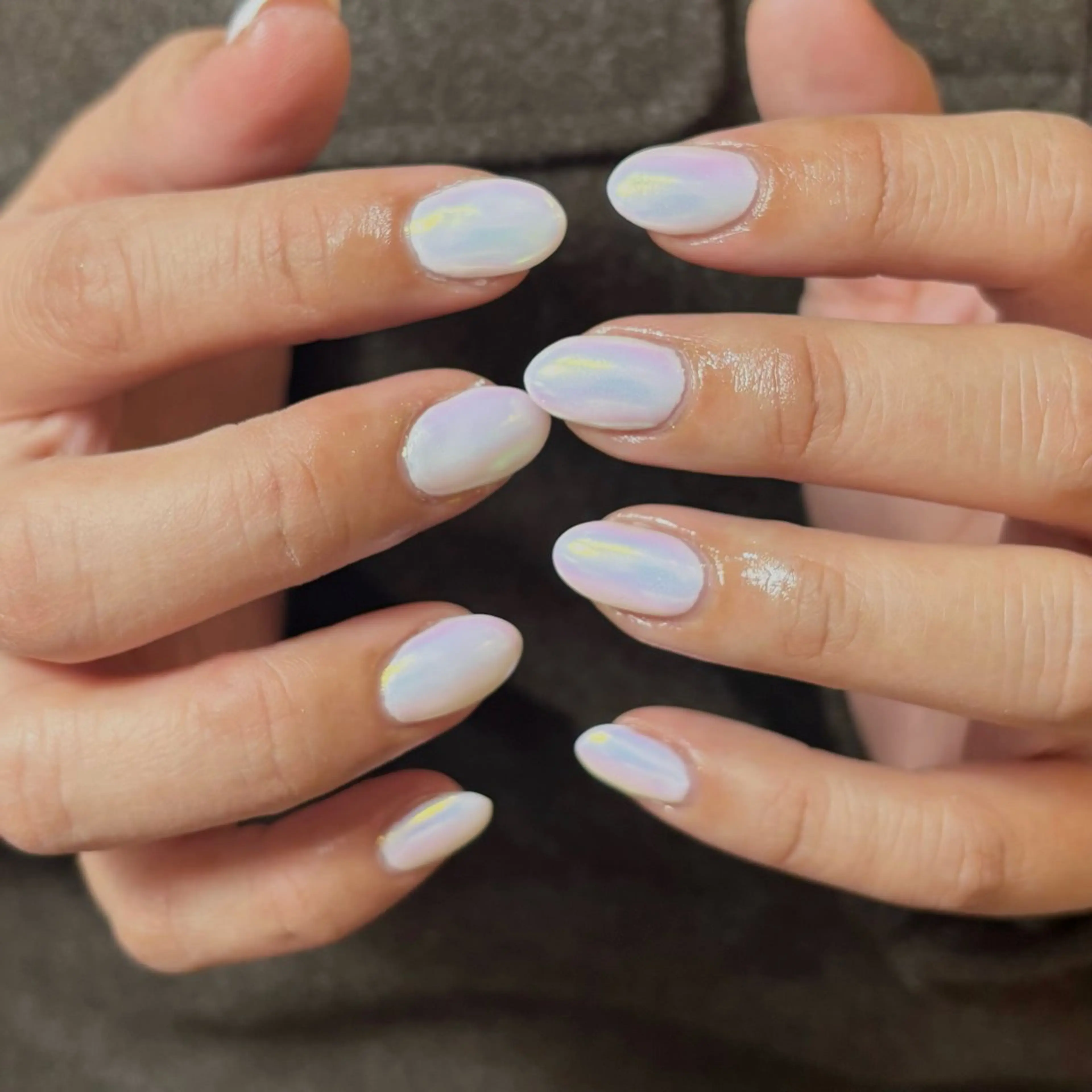 ネイル オーロラネイル ホワイト WHITE NAILのネイルデザイン