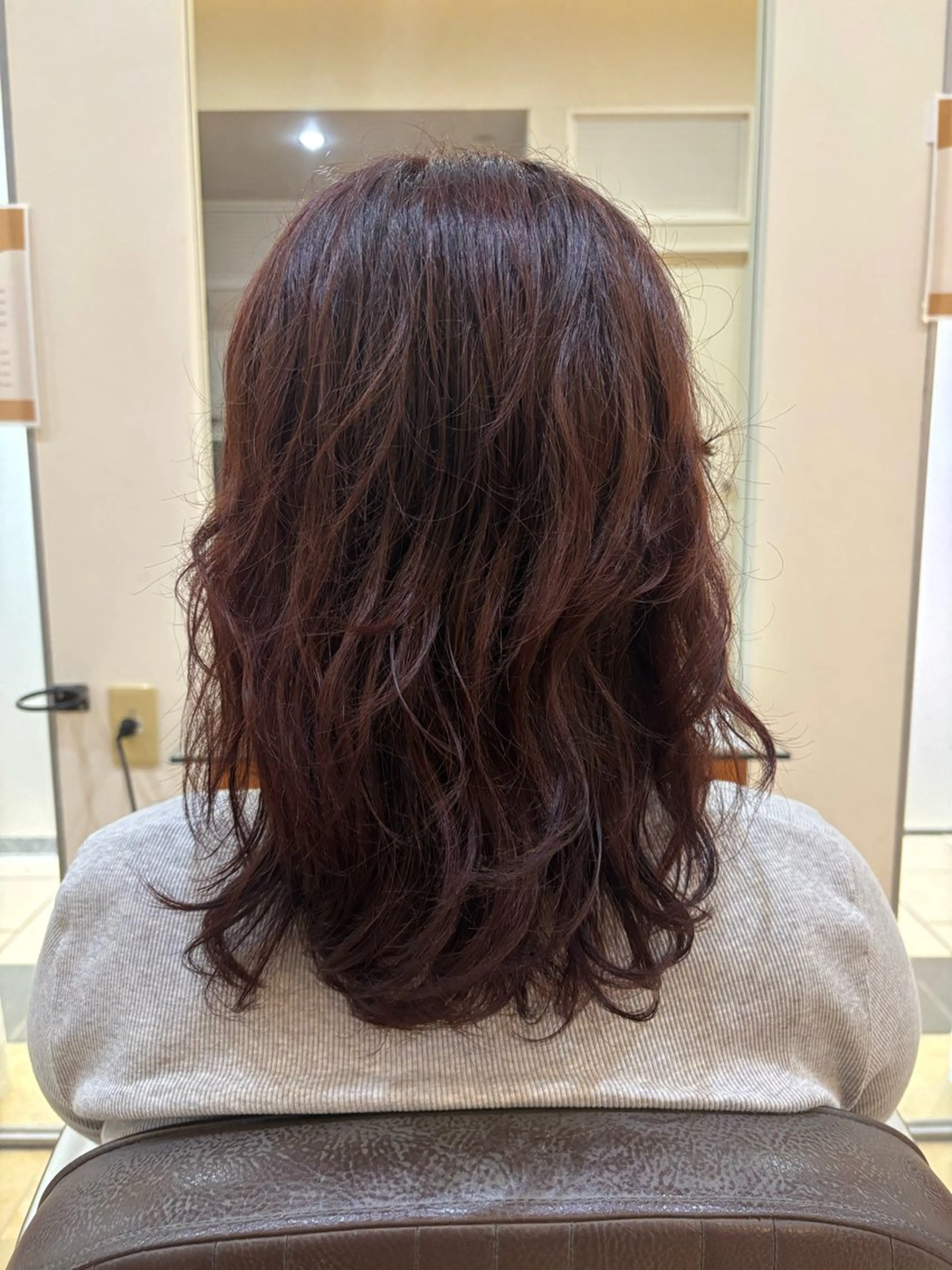 ミディアム ヘアカラー 尾崎 優花のヘアスタイル