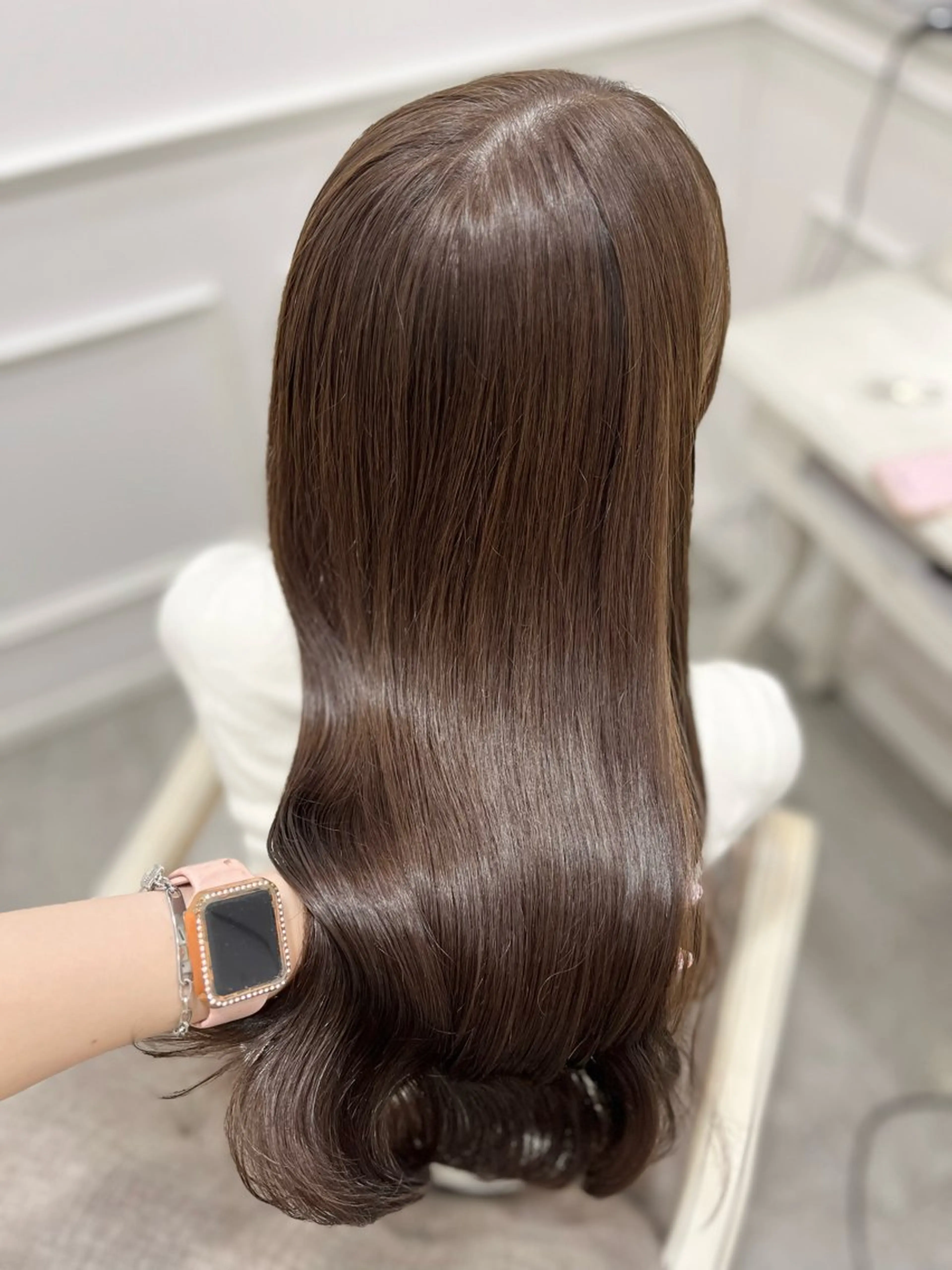 ロング カラー 新井 凪のヘアスタイル