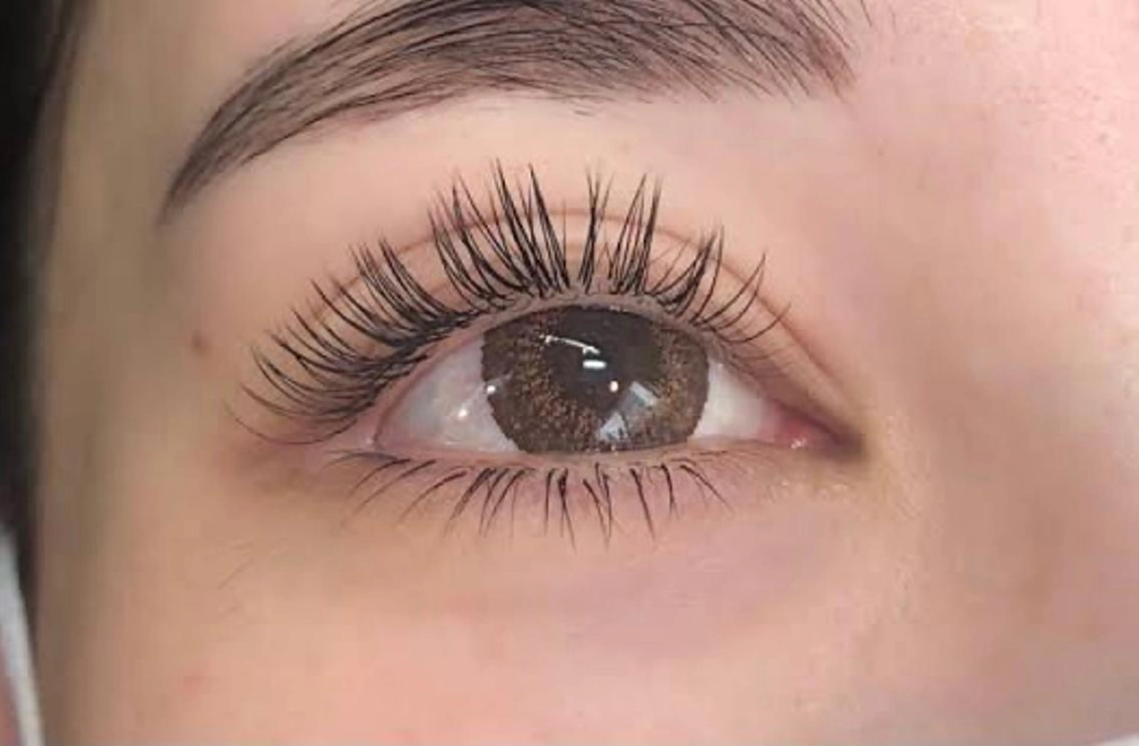 ナチュラルの最先端🌟《パリエク》高濃度ケラチン配合コーティング付き✳︎自まつ毛を傷めない&パッチリ目元👀💚の写真