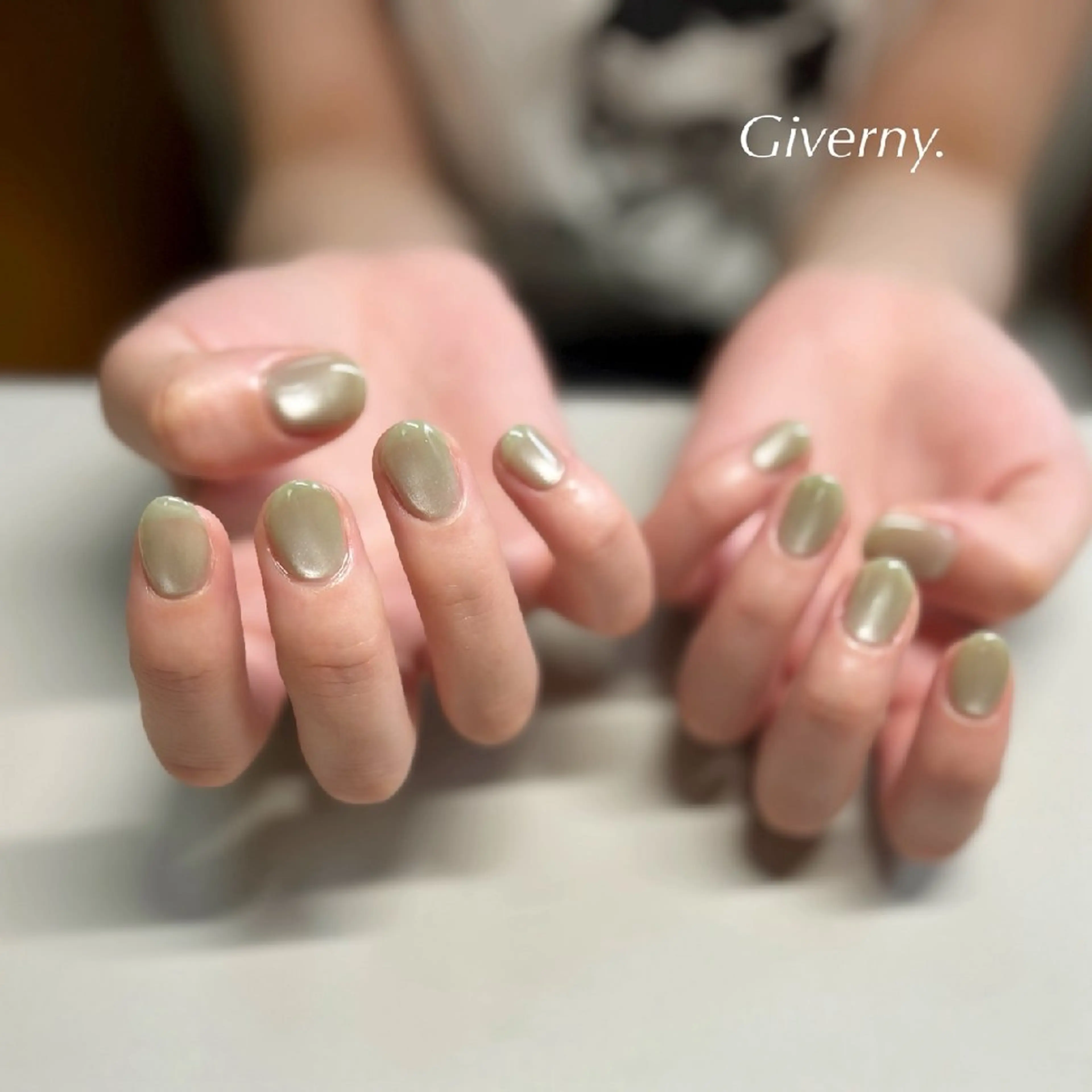 ネイル マグネットネイル オフィスネイル シンプルネイル ハンドネイル Giverny .のネイルデザイン