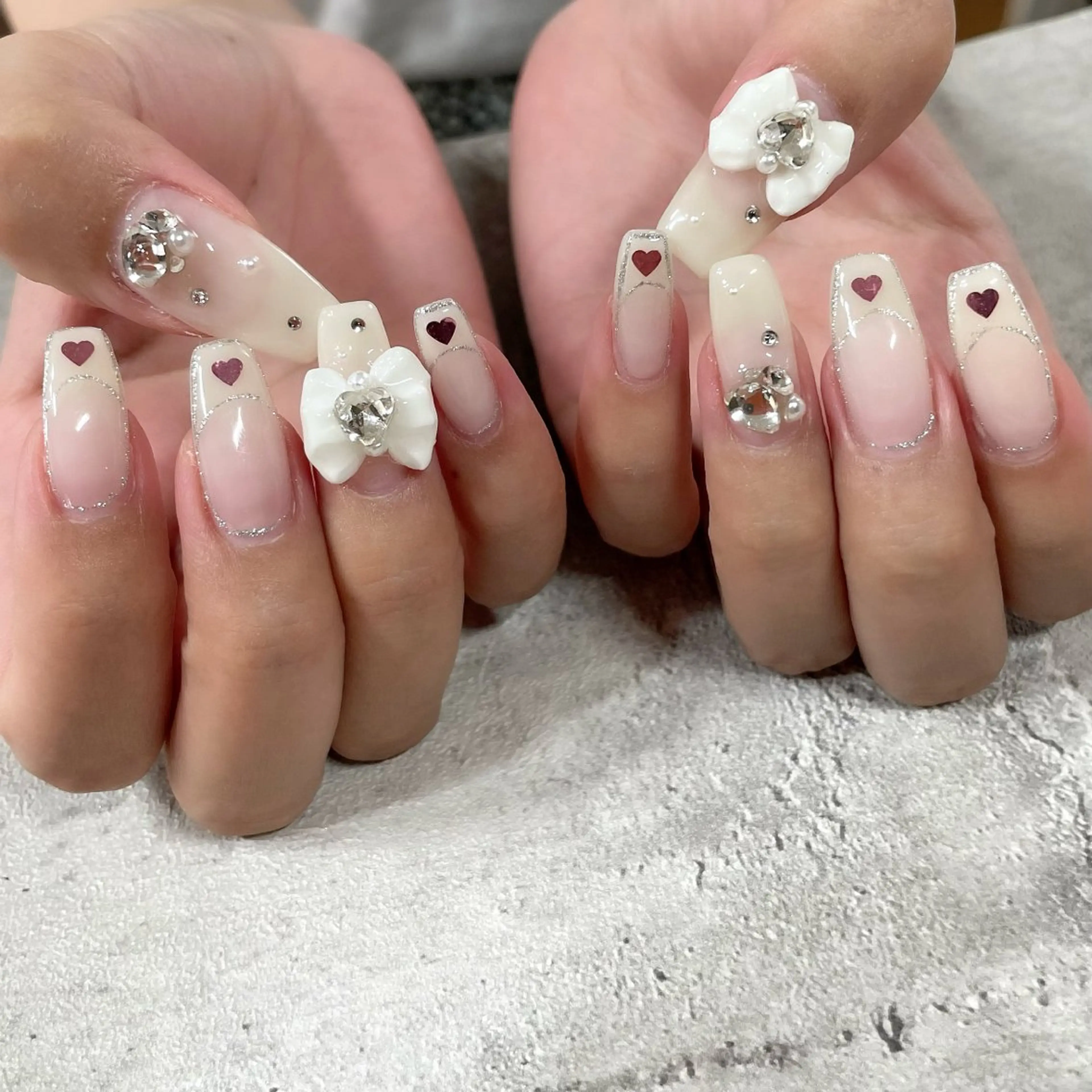 ネイル リボン 東 千夏のネイルデザイン