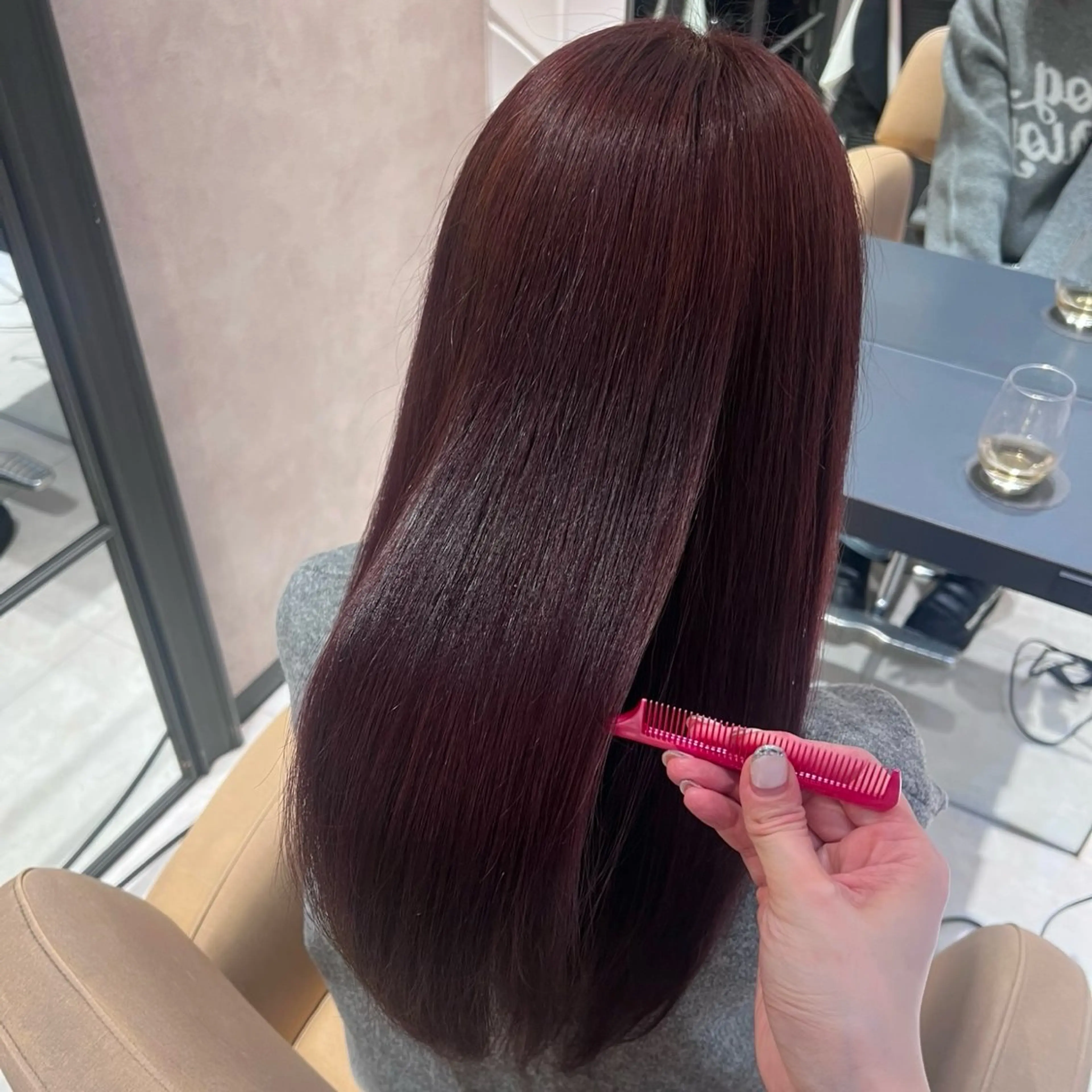 カラー ブリーチ ボルドーカラー ブリーチなしカラー ヘアカラー 井上 香朋のヘアスタイル