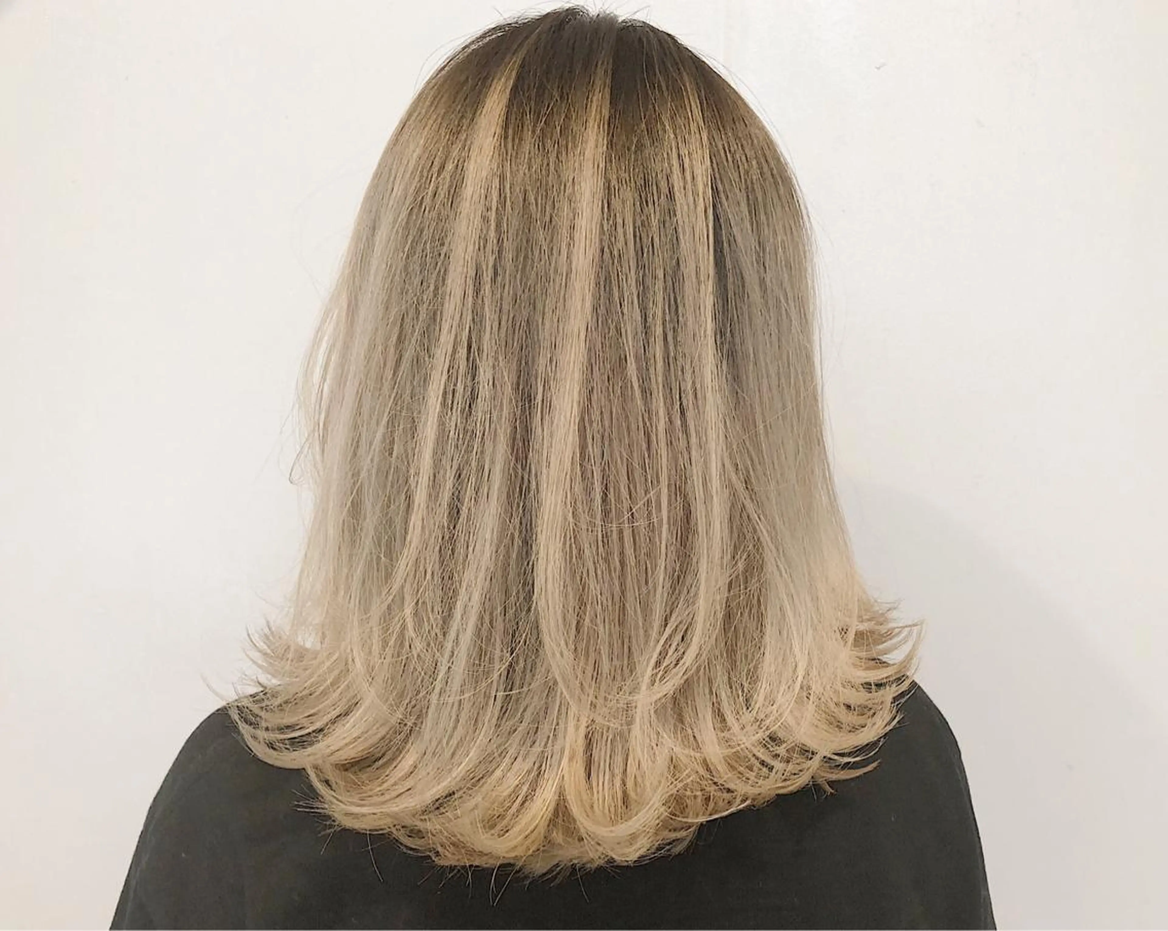 ミディアム カラー VIRETTA 【ヴィレッタ】のヘアスタイル