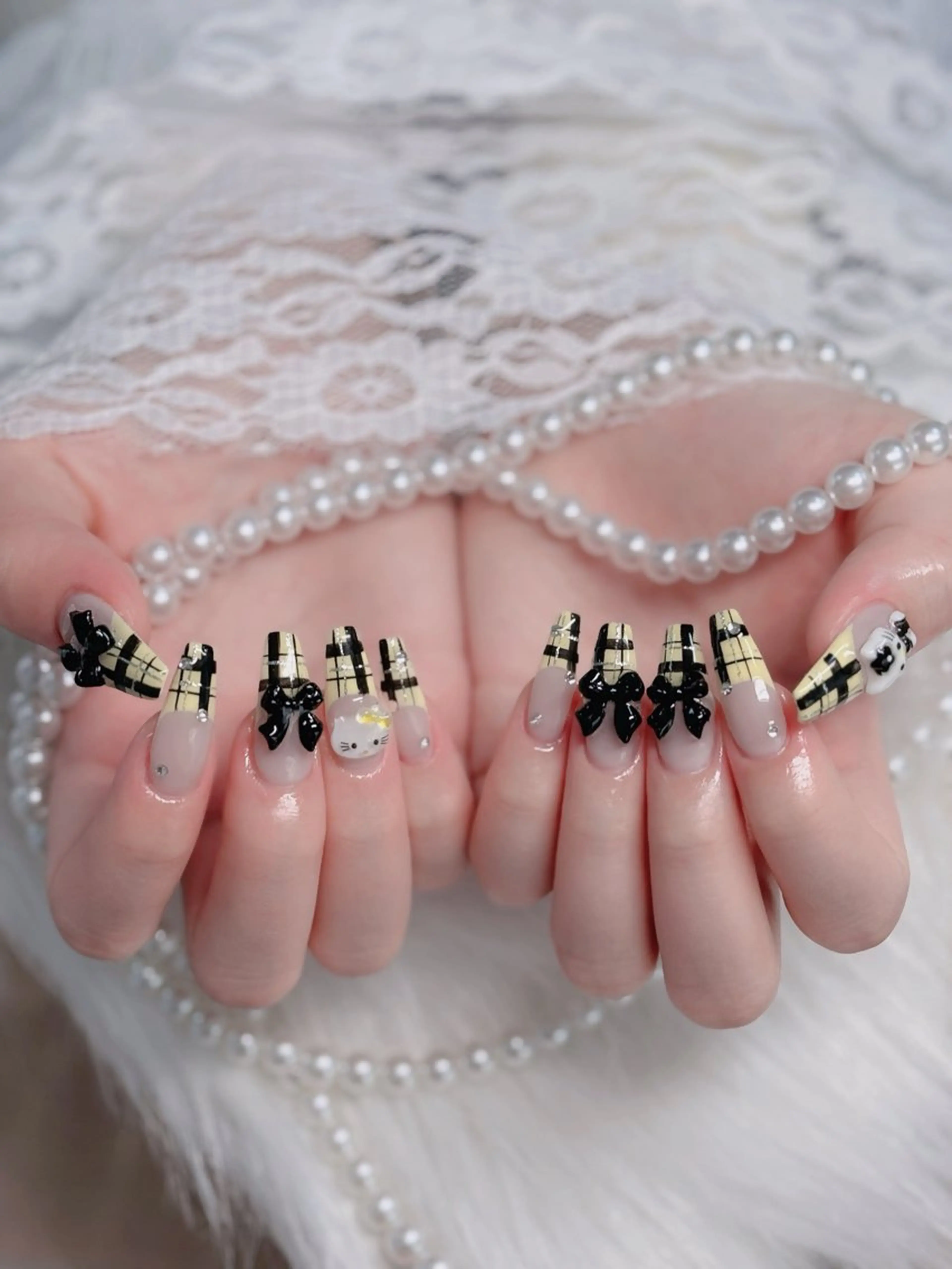 ネイル オーロラネイル フレンチネイル ジェルネイル ハロウィン キラキラネイル ハンドネイル H.baby Nail Salonのネイルデザイン