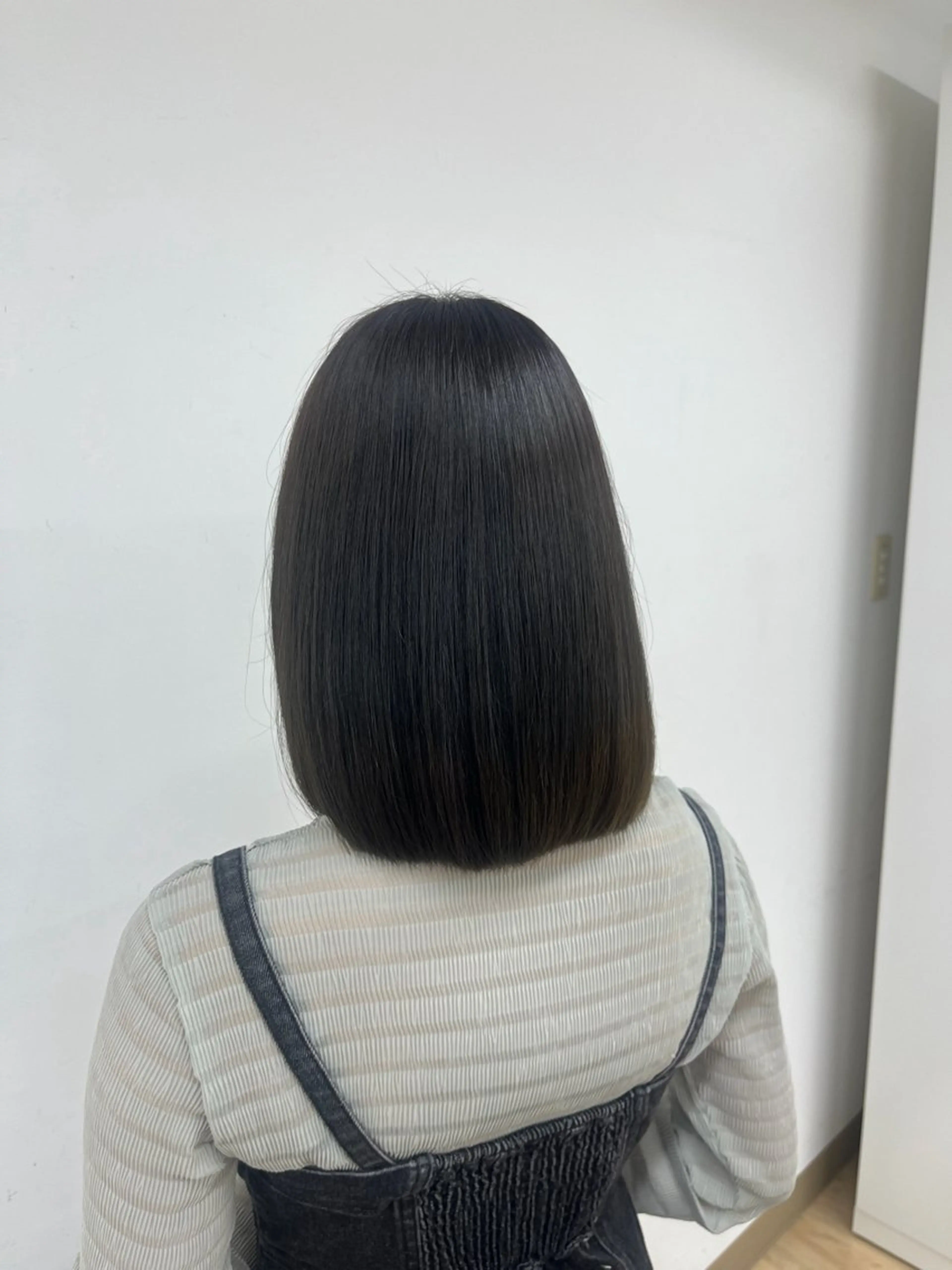 ショート ヘアカラー トリートメント 💎ツヤ髪ストレート カラー💎かのんのヘアスタイル