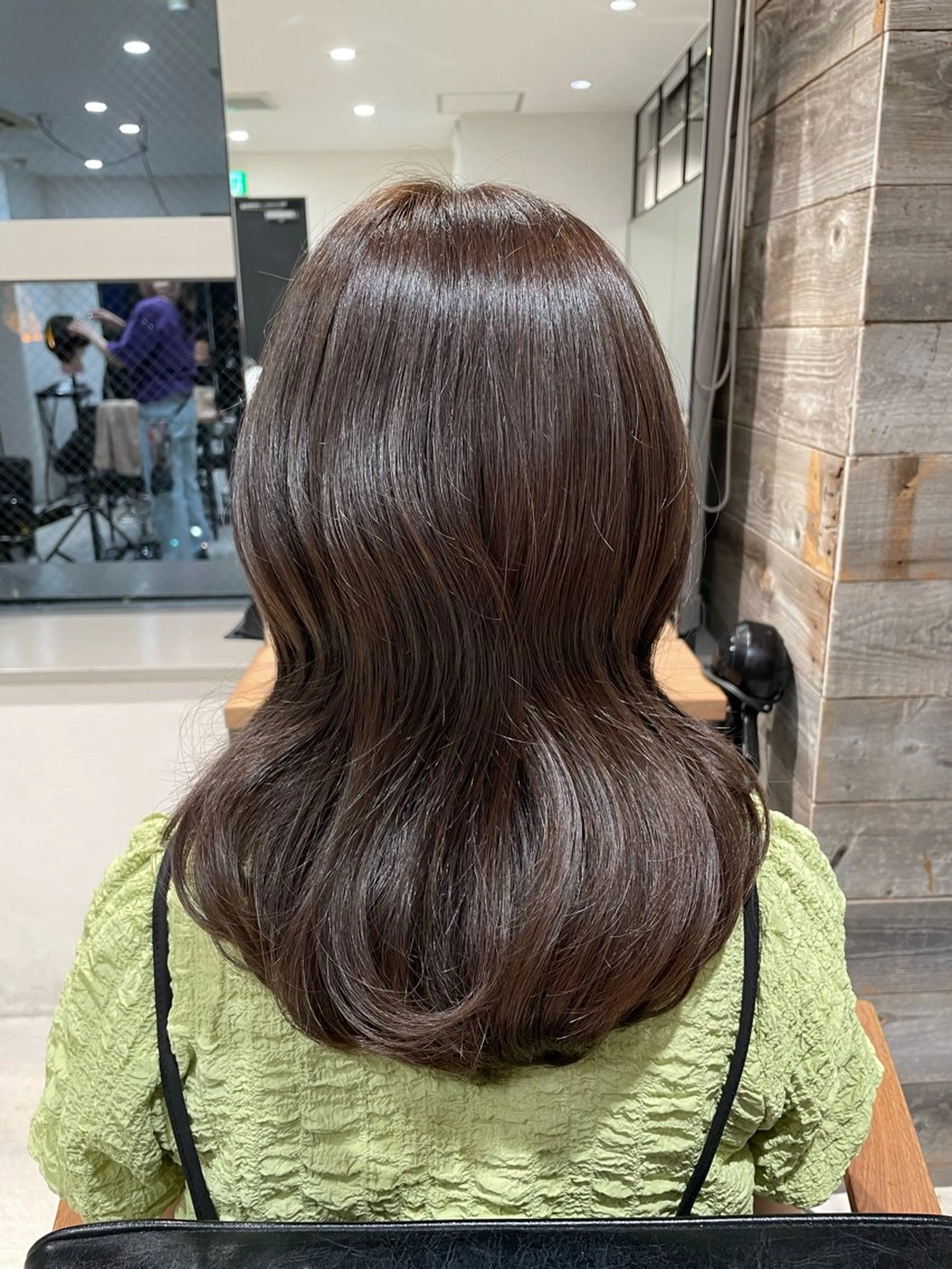 ミディアム カラー ブラウンカラー オリーブブラウン 戸川凜音 とがわりんねのヘアスタイル