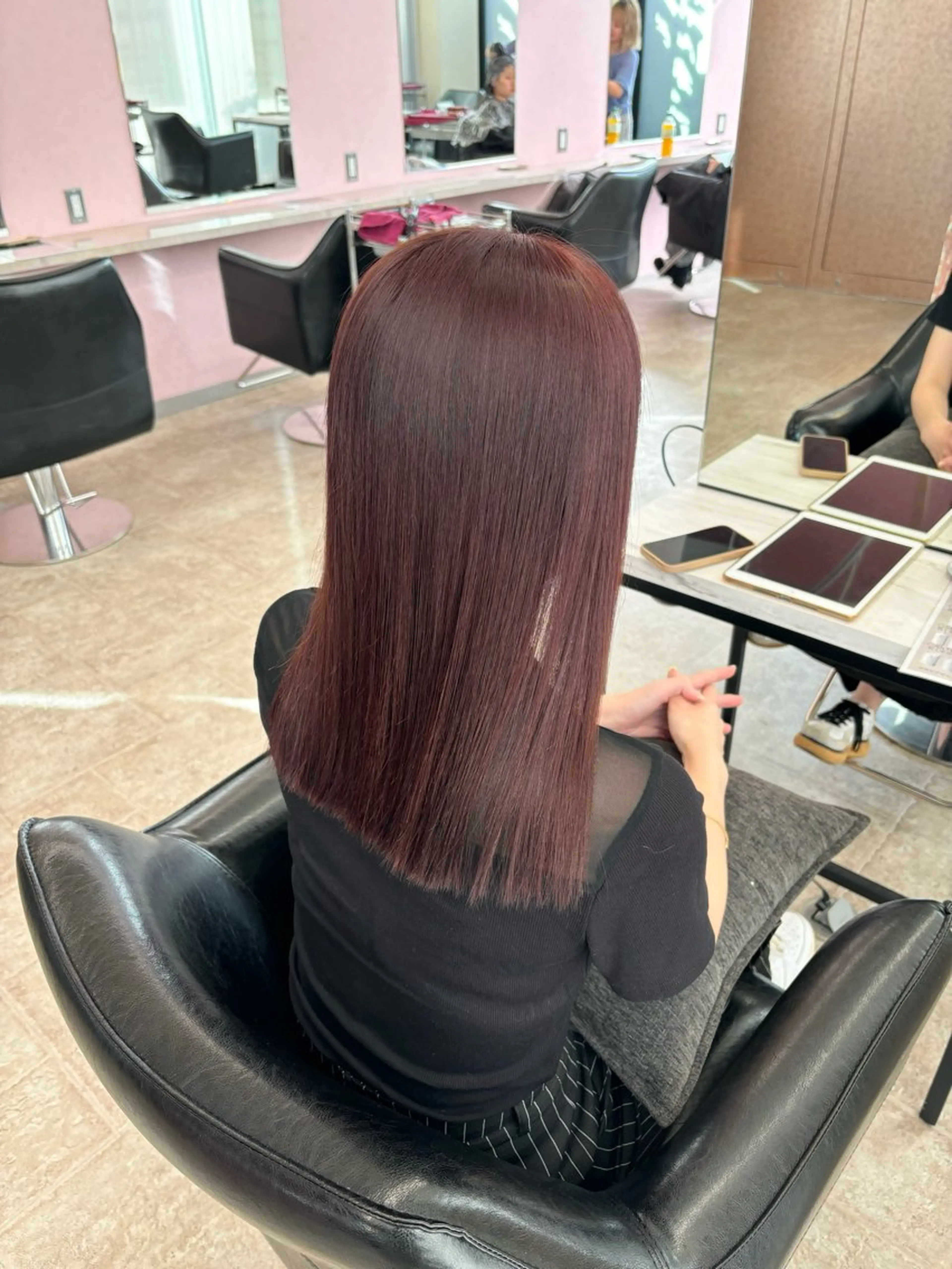 カラー MATTY azusaのヘアスタイル