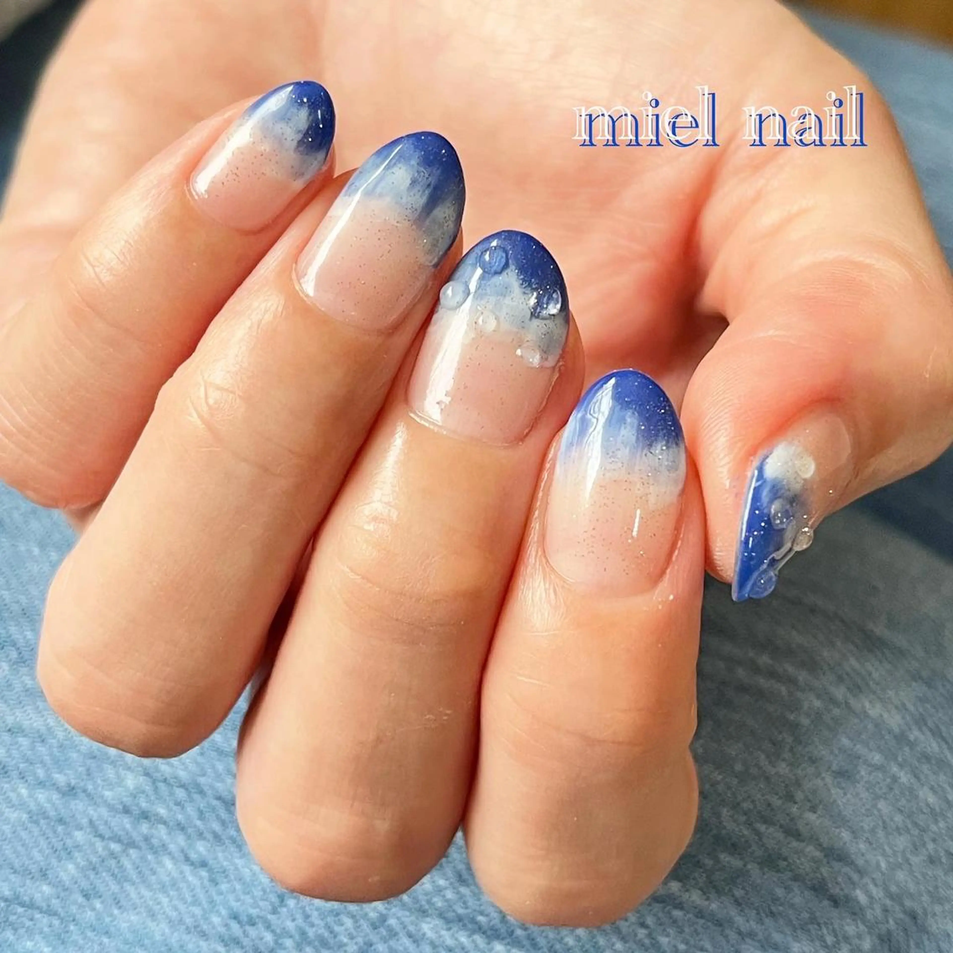 ネイル ブルー グラデーション 夏ネイル ハンドネイル miel nailのネイルデザイン