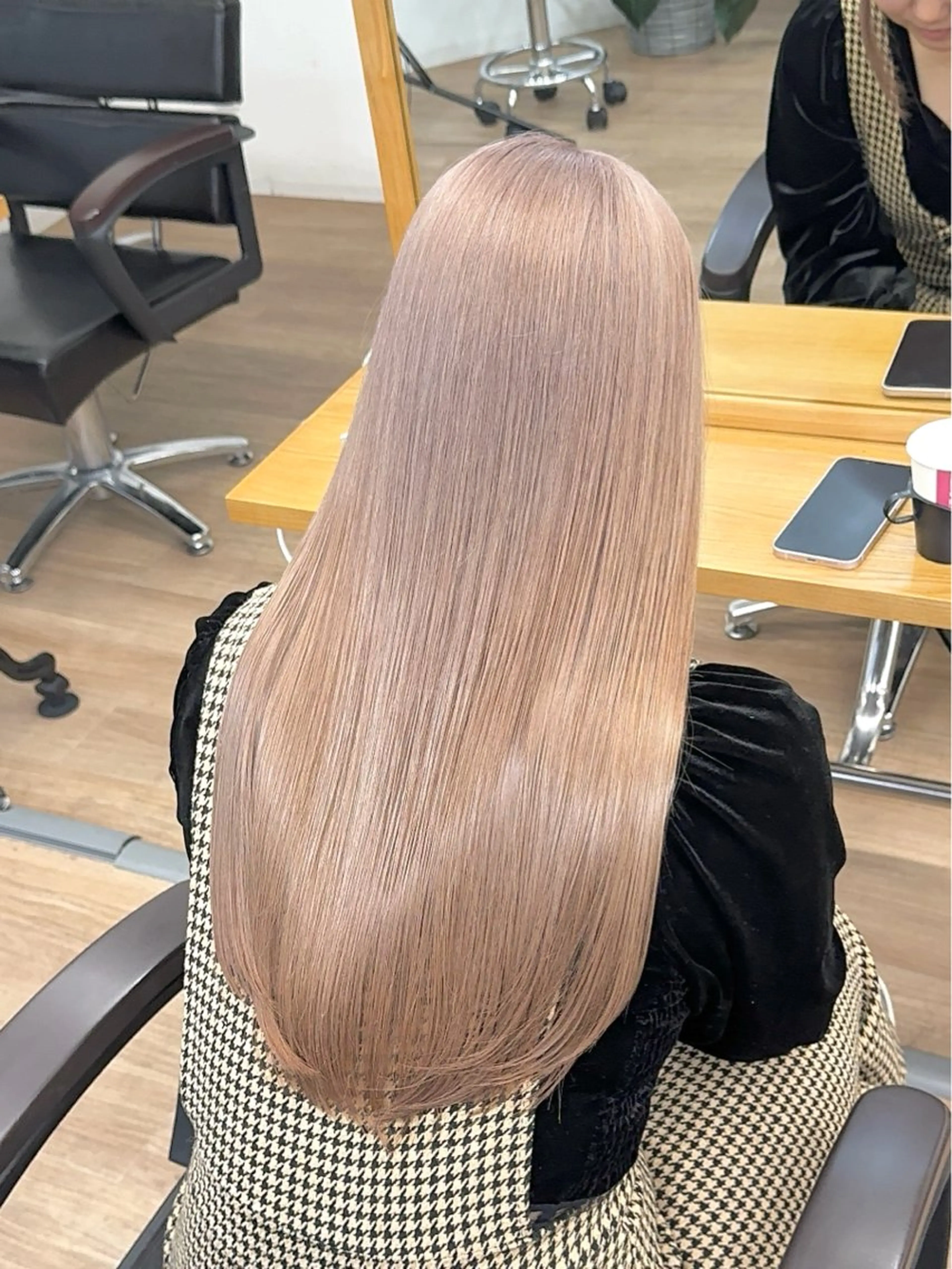 ロング カラー アッシュ ベージュカラー ブリーチ ケアブリーチ ダブルカラー カット ヘアカラー トリートメント ブリーチ　ハイトーン 特化🌈フジタハルキのヘアスタイル
