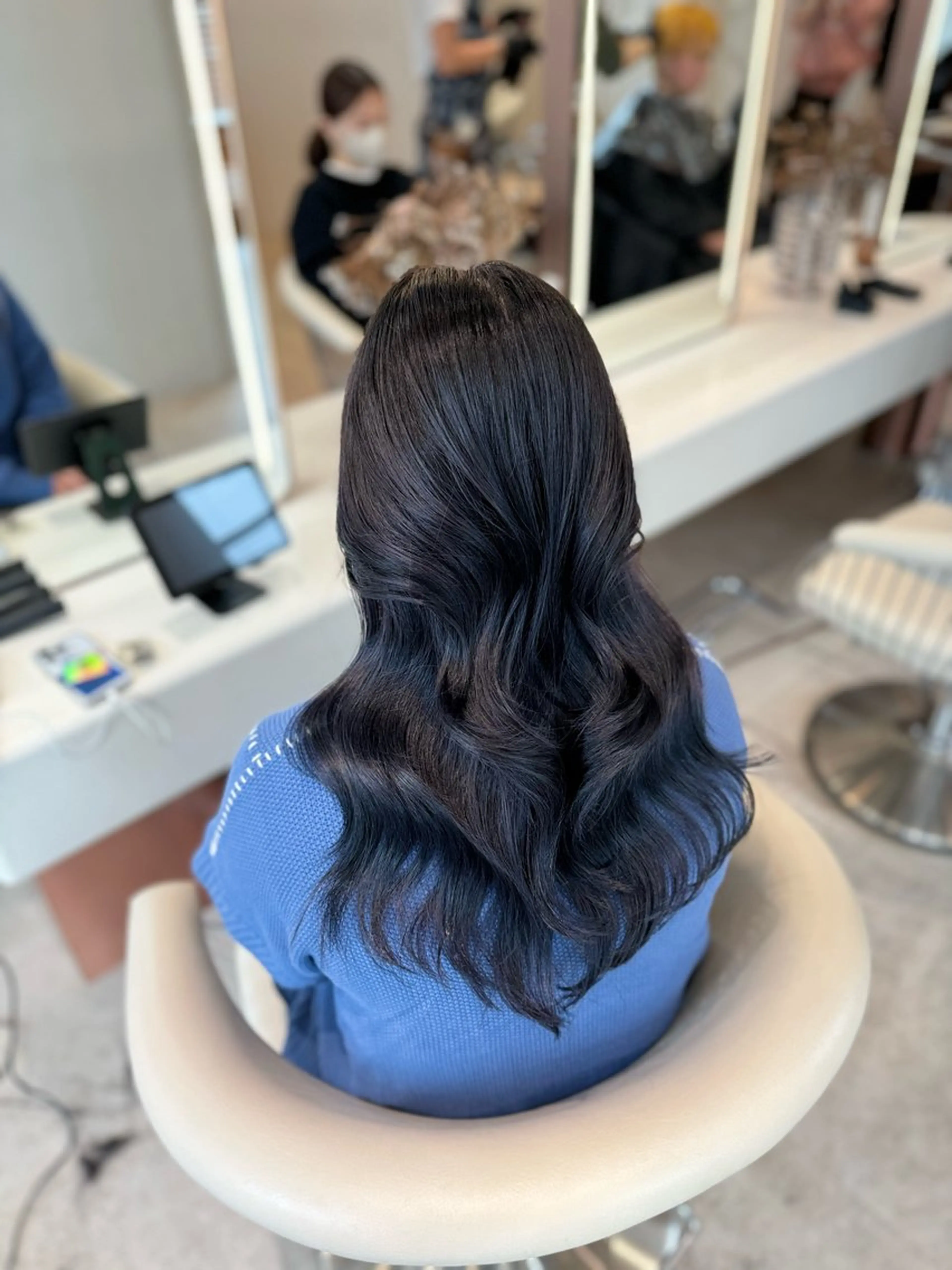 ロング カラー 黒髪 ダークグレー ダークグレージュ グレージュ ラベンダーカラー カット ヘアカラー トリートメント ヘアセット 韓国レイヤー🇰🇷 韓国研修◎渋谷カイトのヘアスタイル