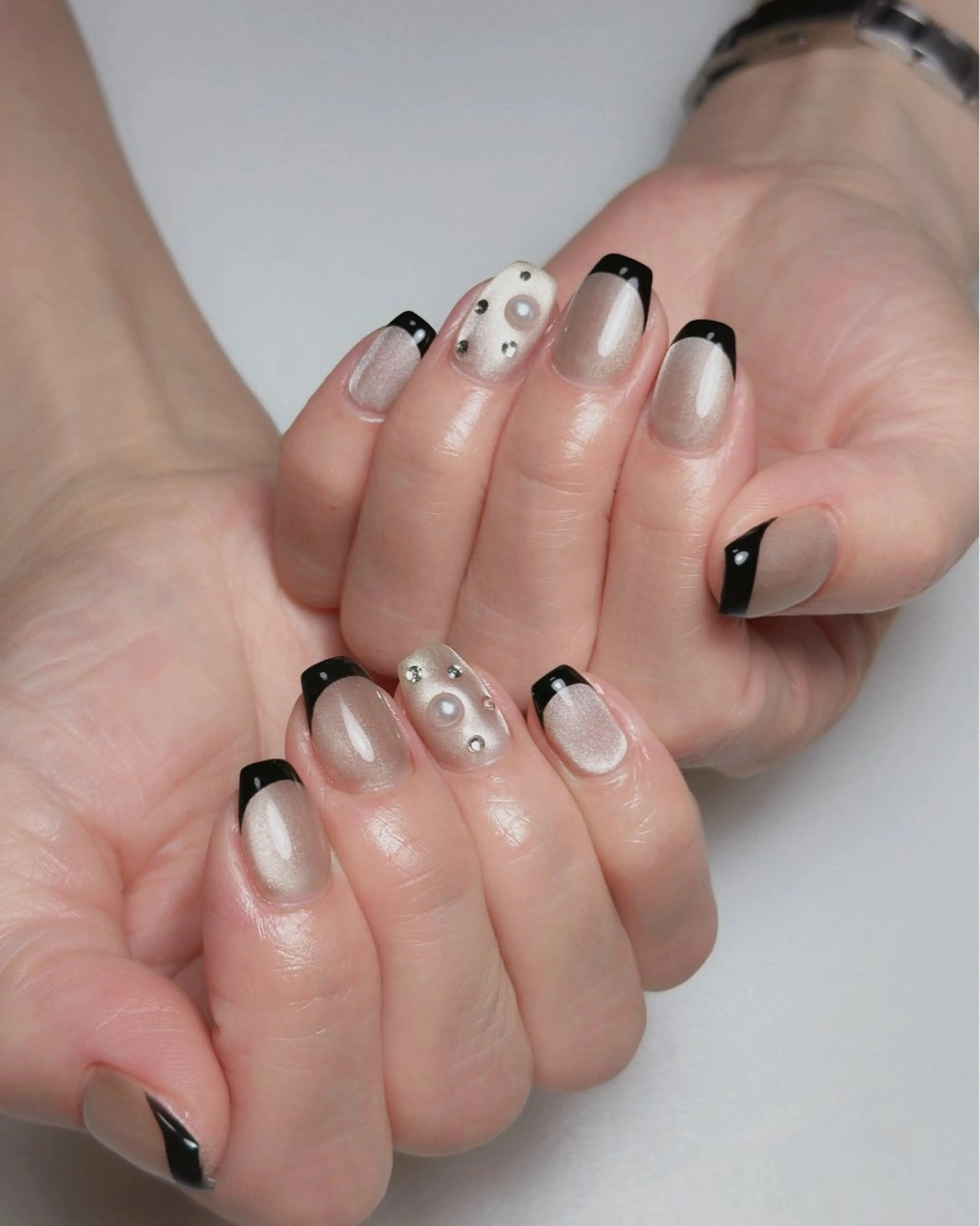 ネイル オーロラネイル 長さ出し フットネイル ラメ(グリッター) ラメグラデーション ハンドネイル 👍thumbs up nail👍のネイルデザイン