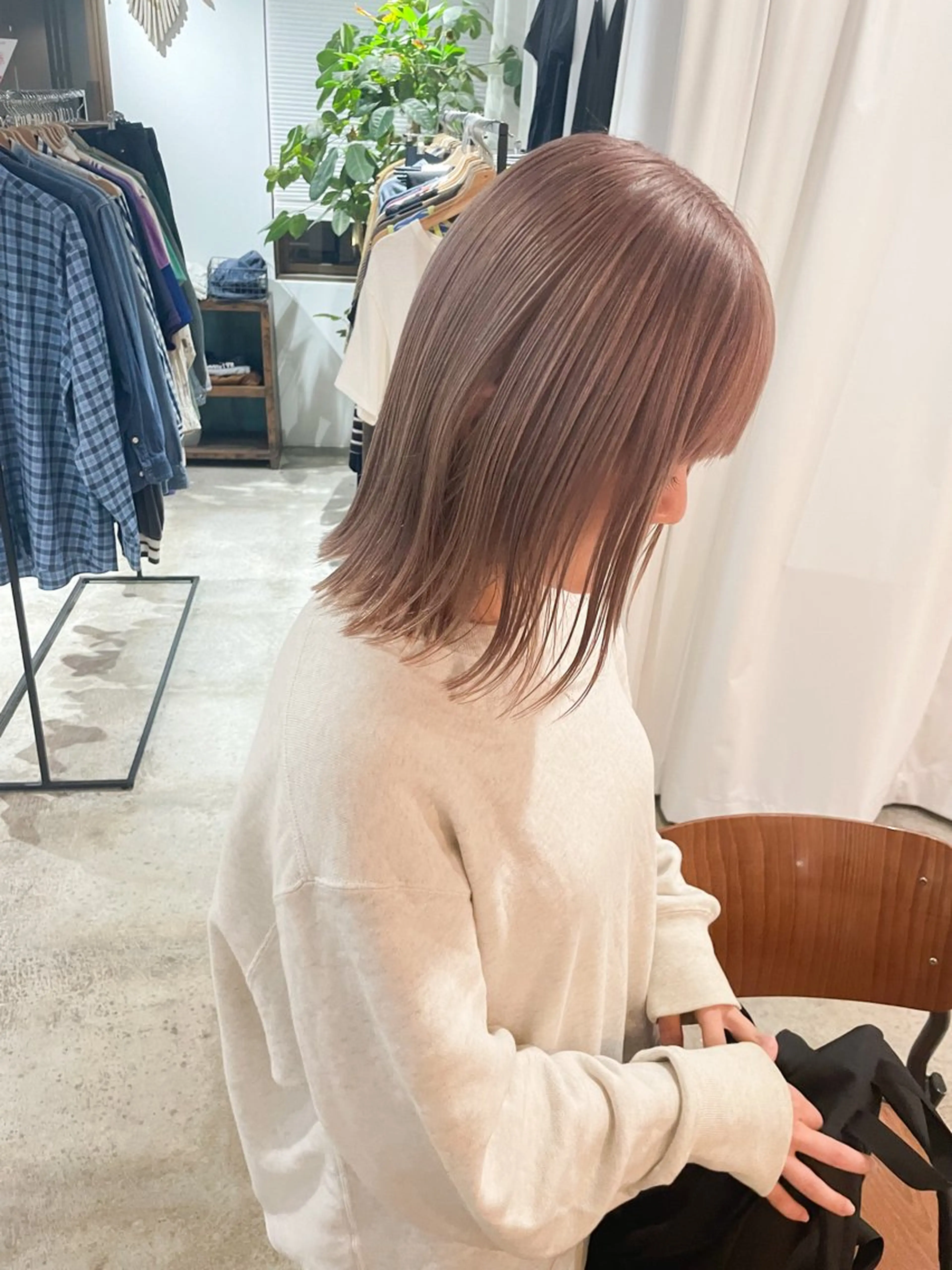 ミディアム カラー ベージュカラー ミルクティーベージュ ボブ カット ヘアカラー Takuma Suzuki中目黒のヘアスタイル