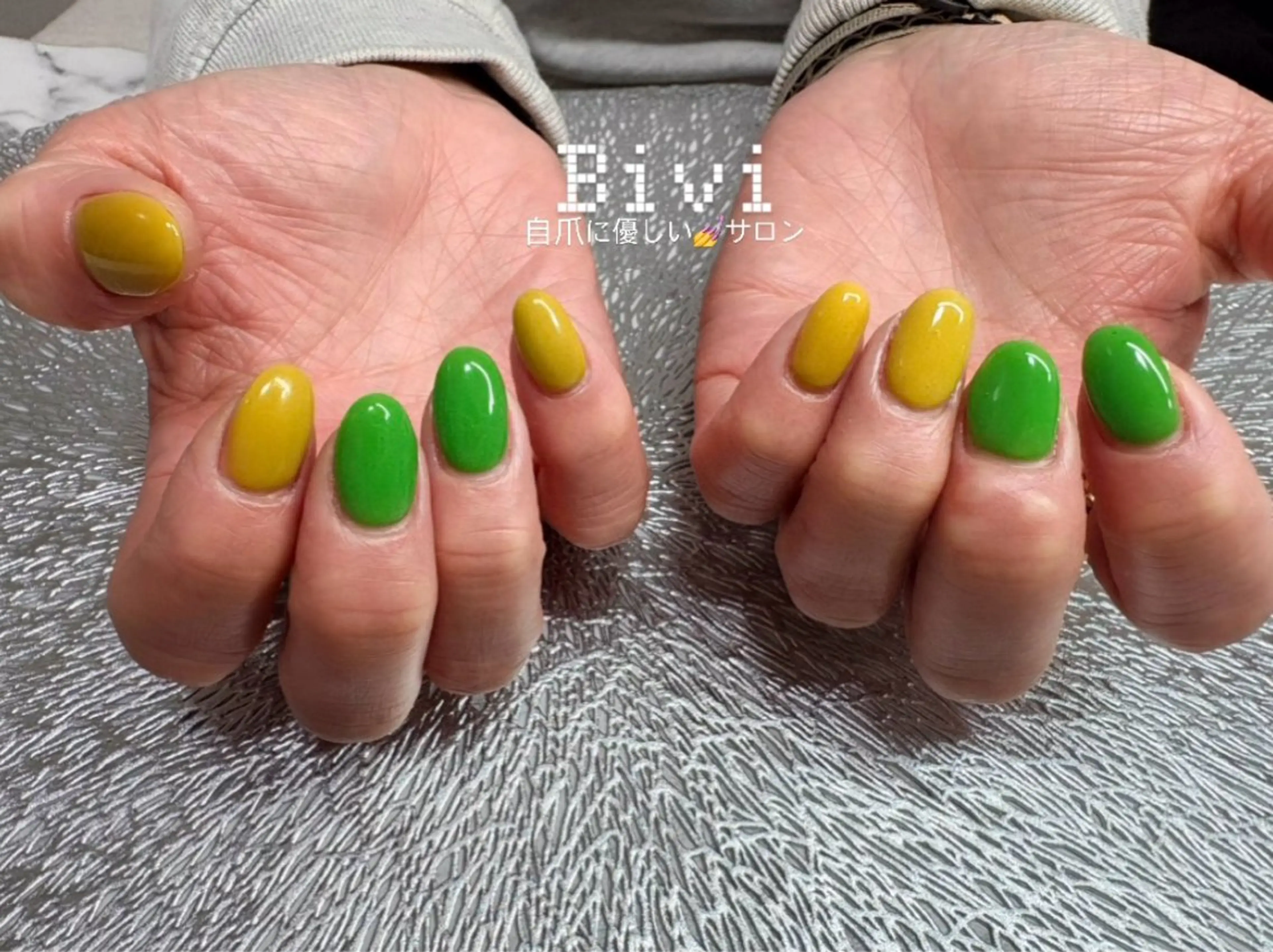 ネイル アートネイル ラメ(グリッター) 持ち込み ワンホンネイル 冬ネイル ♡Bivi♡自爪に 優しいネイルサロンのネイルデザイン