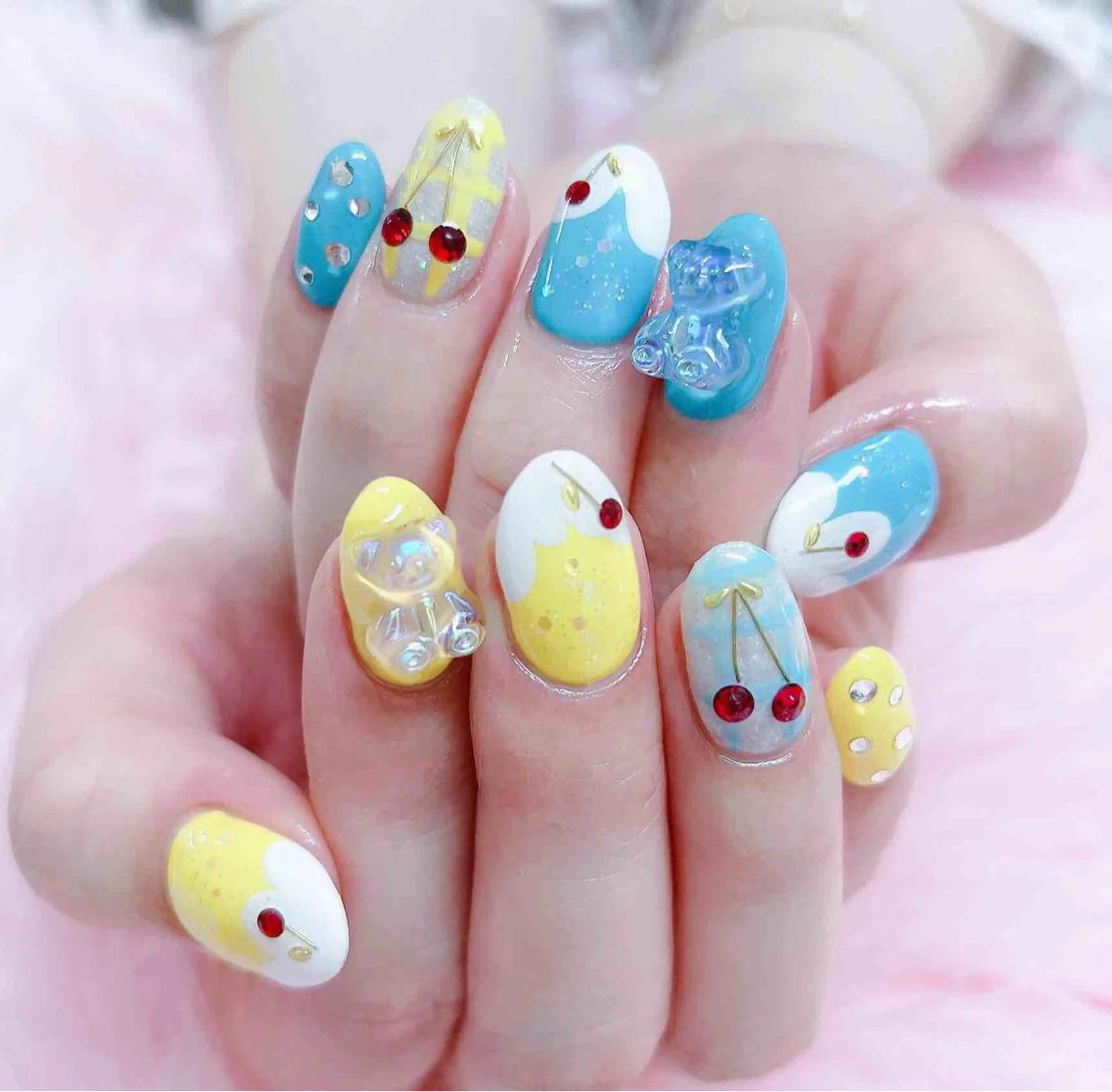 ネイル ハンドネイル MoonNail ユリ🌸のネイルデザイン