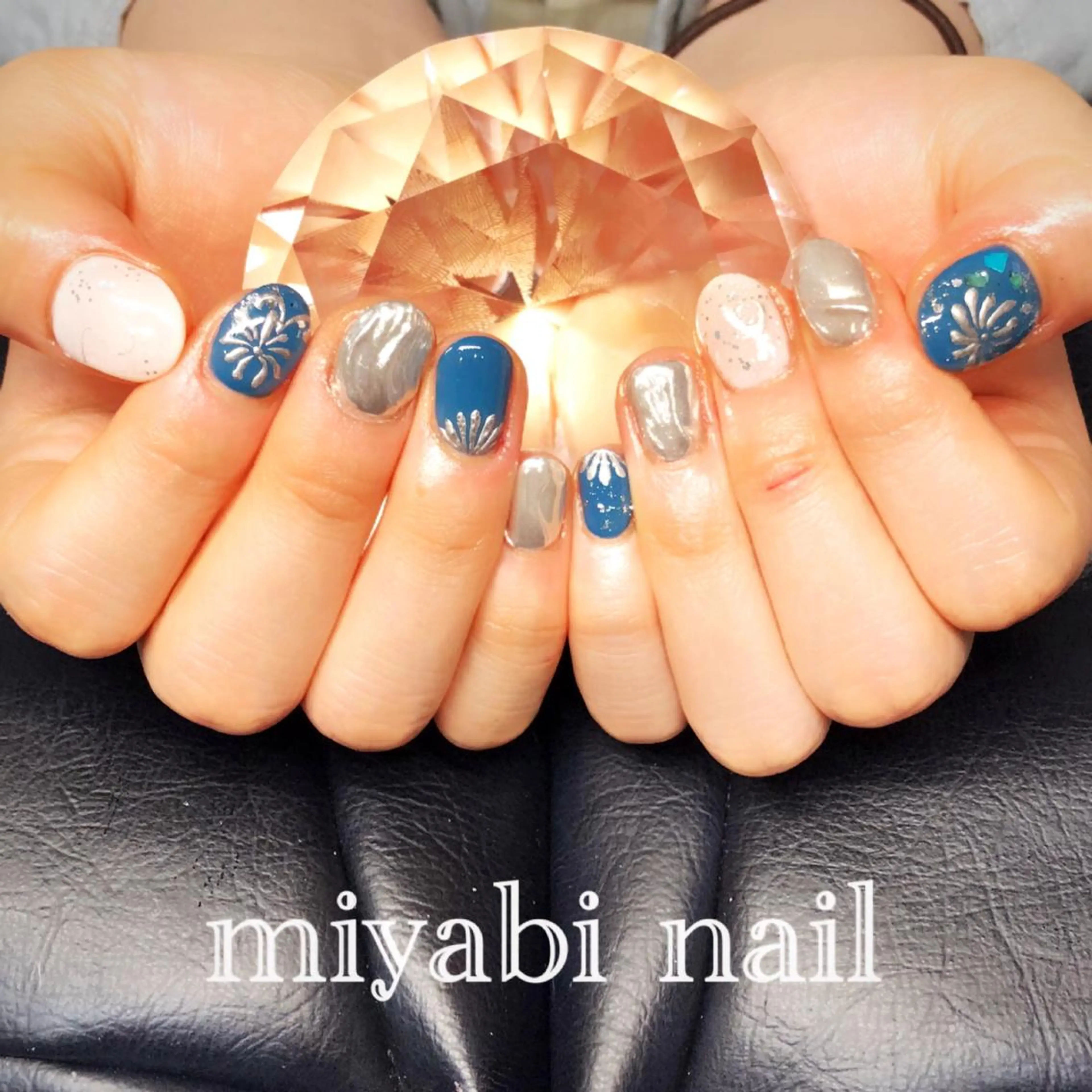 ネイル アートネイル ジェルネイル ミラーネイル 持ち込み シルバー ハンドネイル miyabi nail 桂川駅近くのネイルデザイン