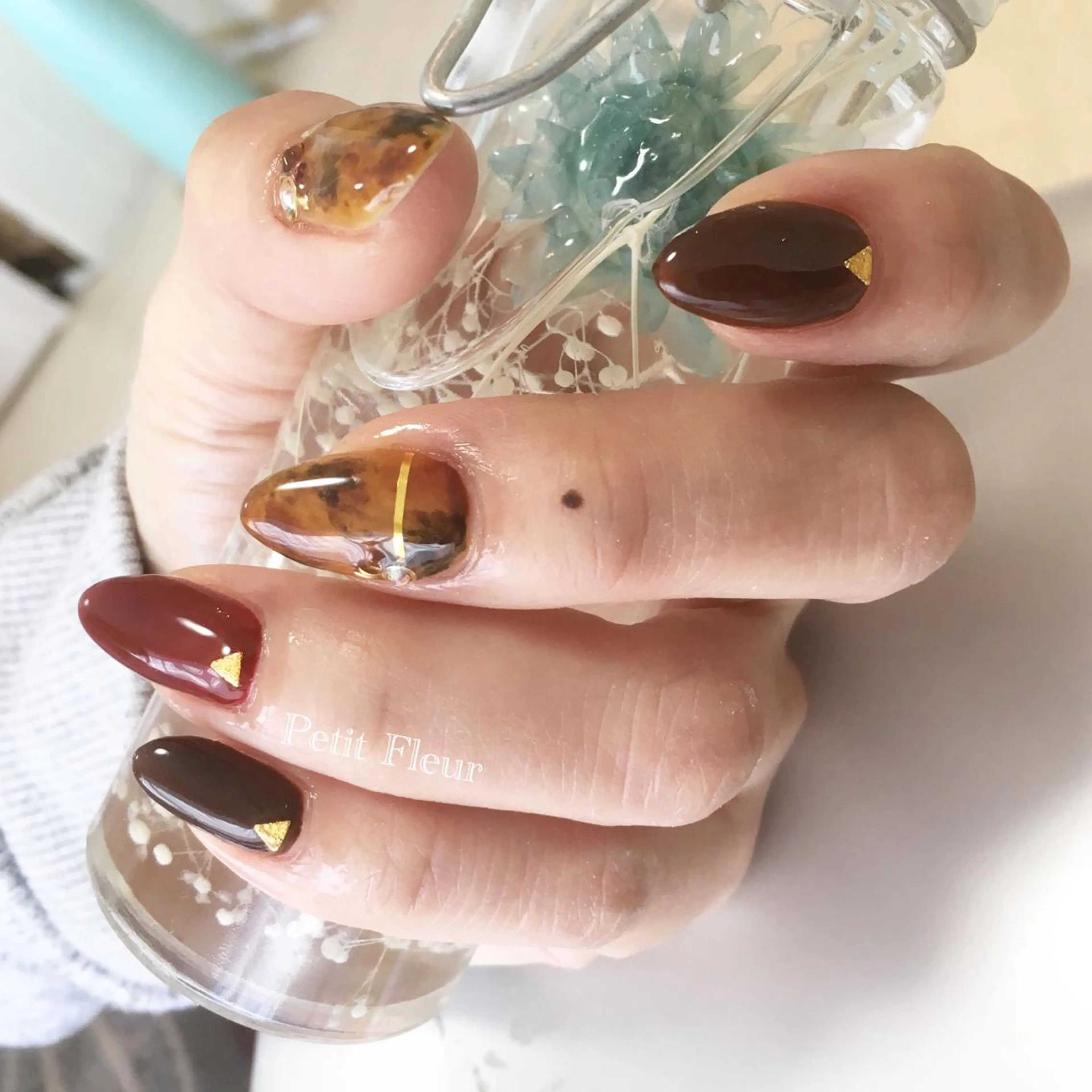 ネイル べっ甲ネイル 青柳 亜梨奈のマツエク・マツパデザイン