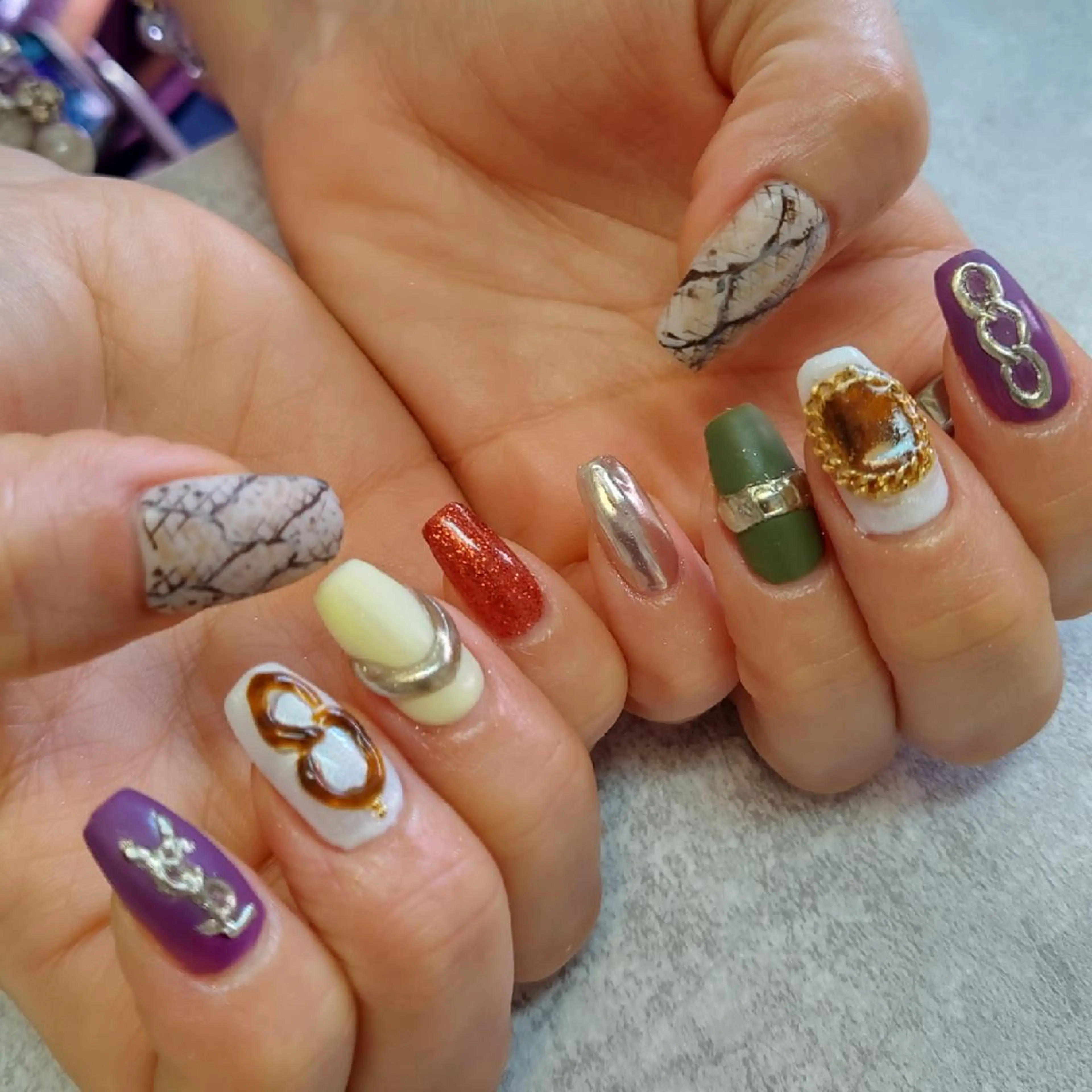 ネイル ジェヌインネイル 河内のネイルデザイン