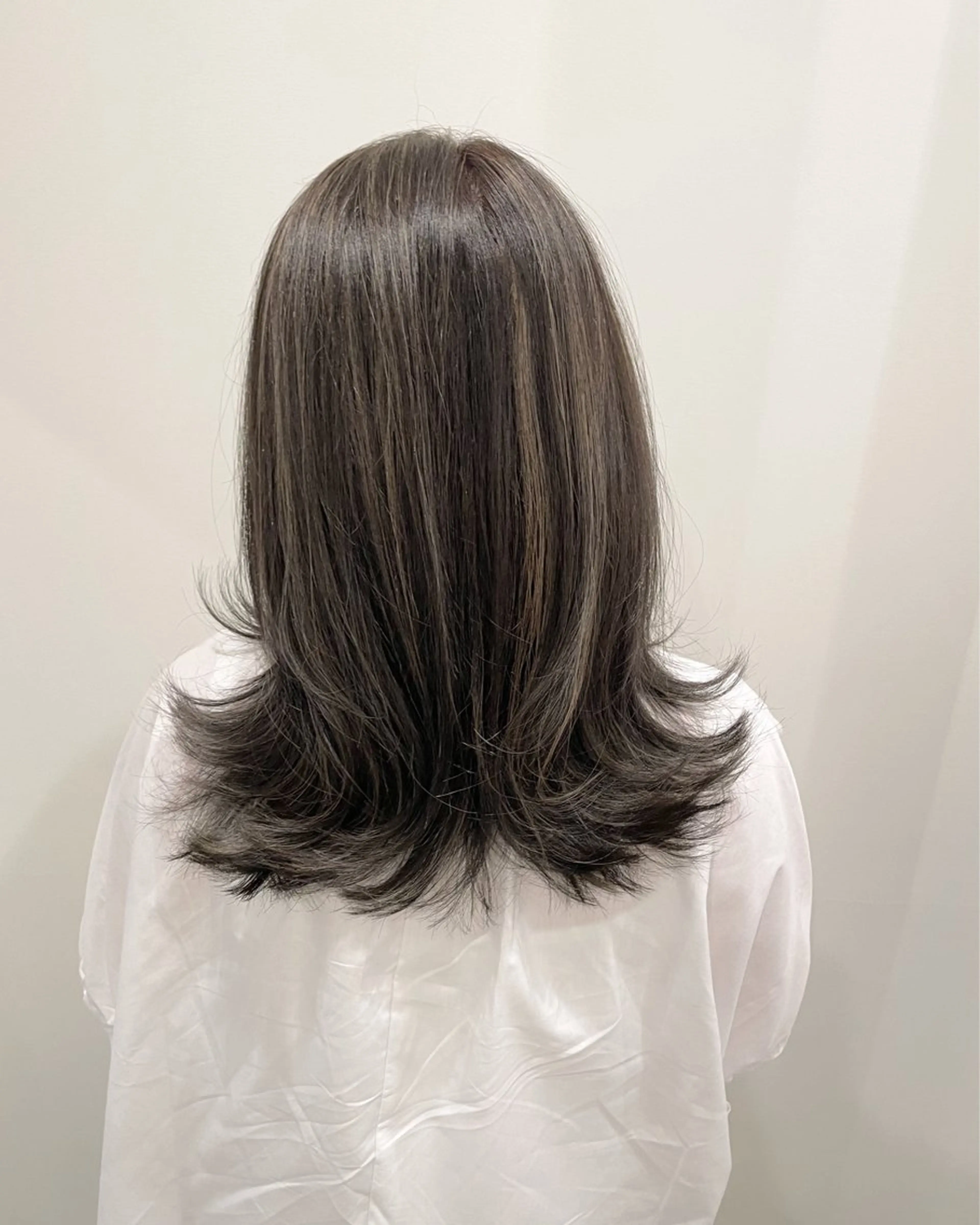 セミロング カラー ハイライトカラー ハイライト ニュアンスカラー🫧 加納のヘアスタイル