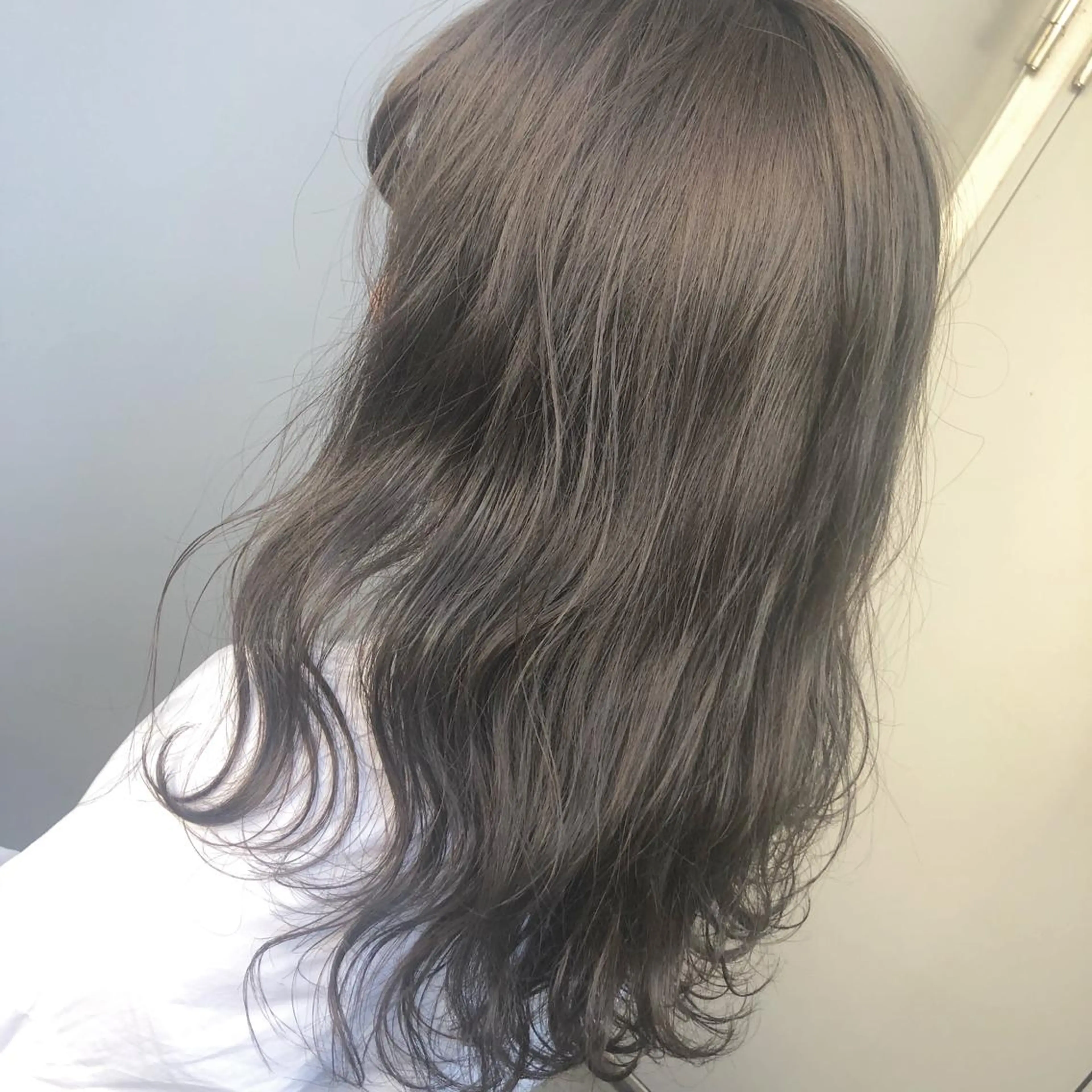 ミディアム カラー ヘアアレンジ グレージュ 美髪矯正/透明感カラ ー🫧YUUKI🫧のヘアスタイル