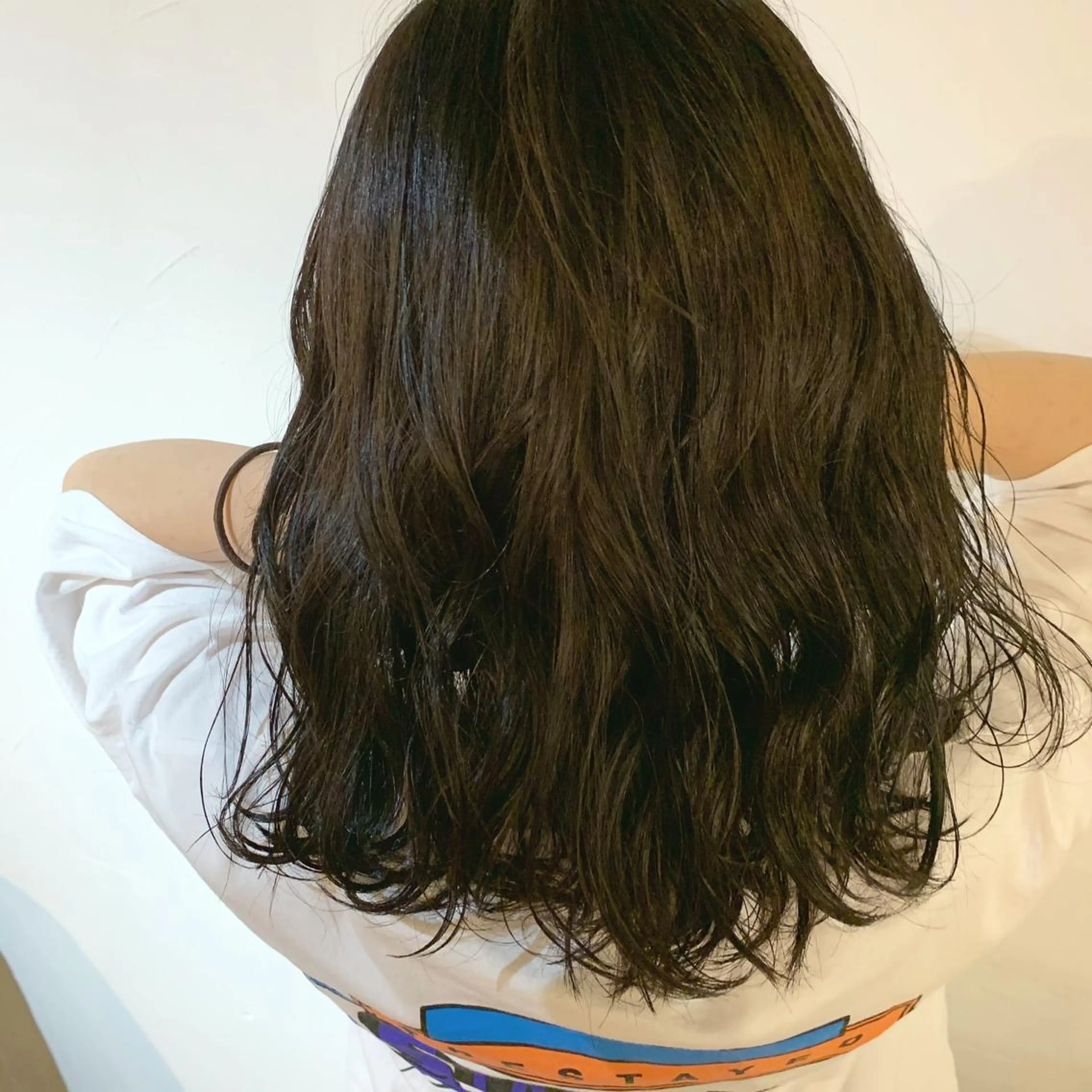 セミロング lico 新札幌所属・Lilly リリィのヘアスタイル