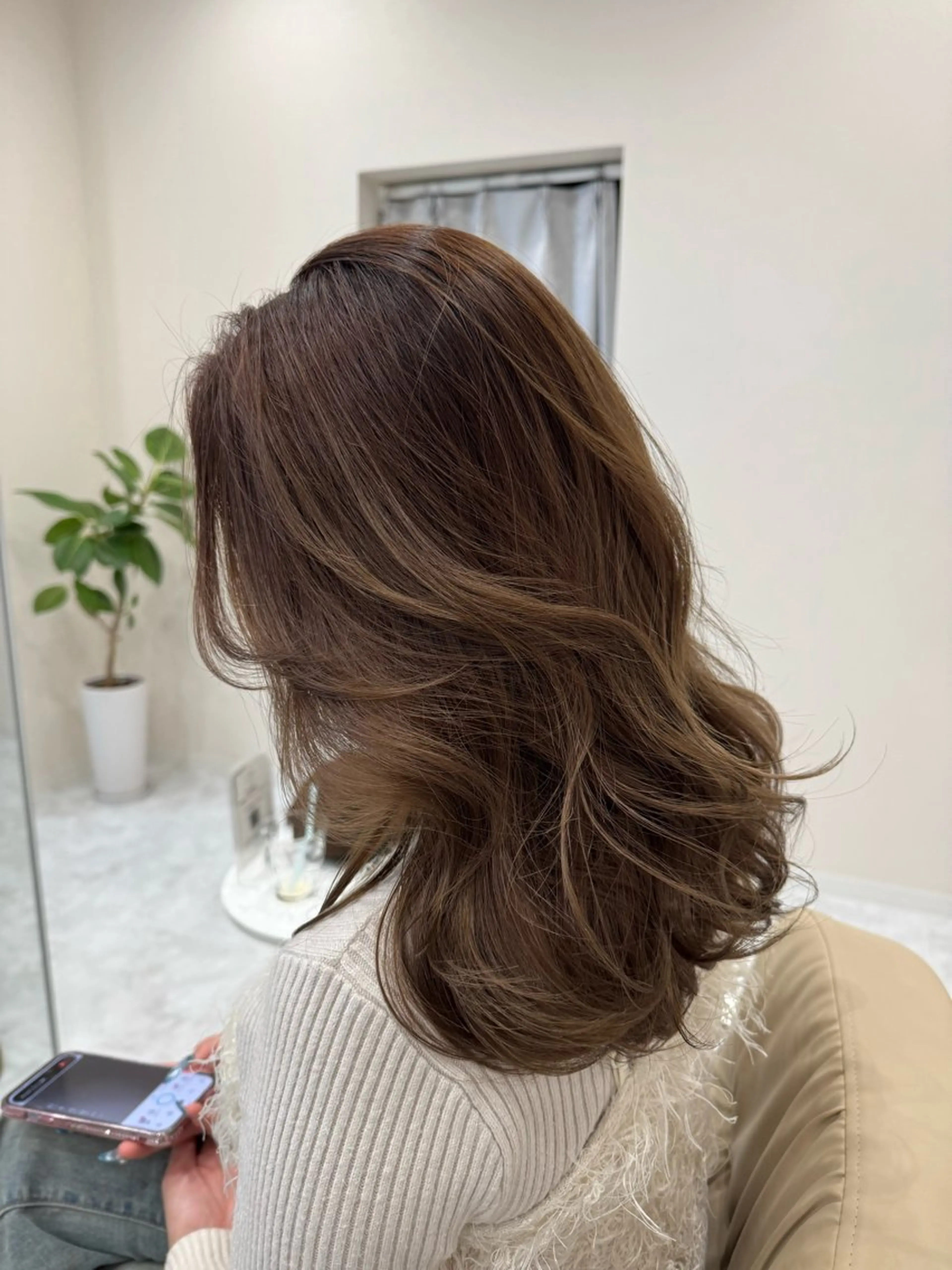 ミディアム カット ヘアカラー トリートメント 森 千風優のヘアスタイル