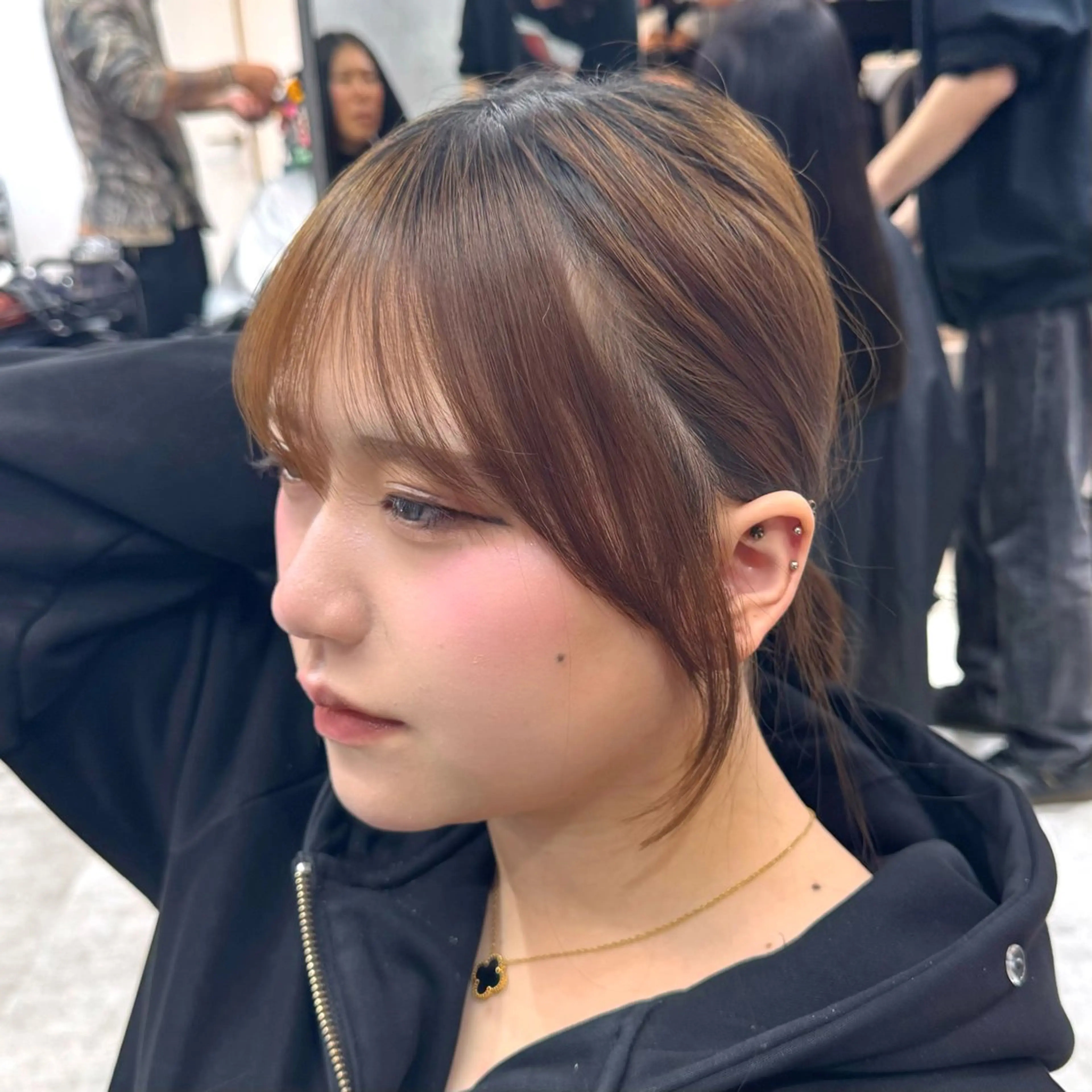 ミディアム カラー カット 新宿/顔周りカット/ レイヤー/がっきーのヘアスタイル