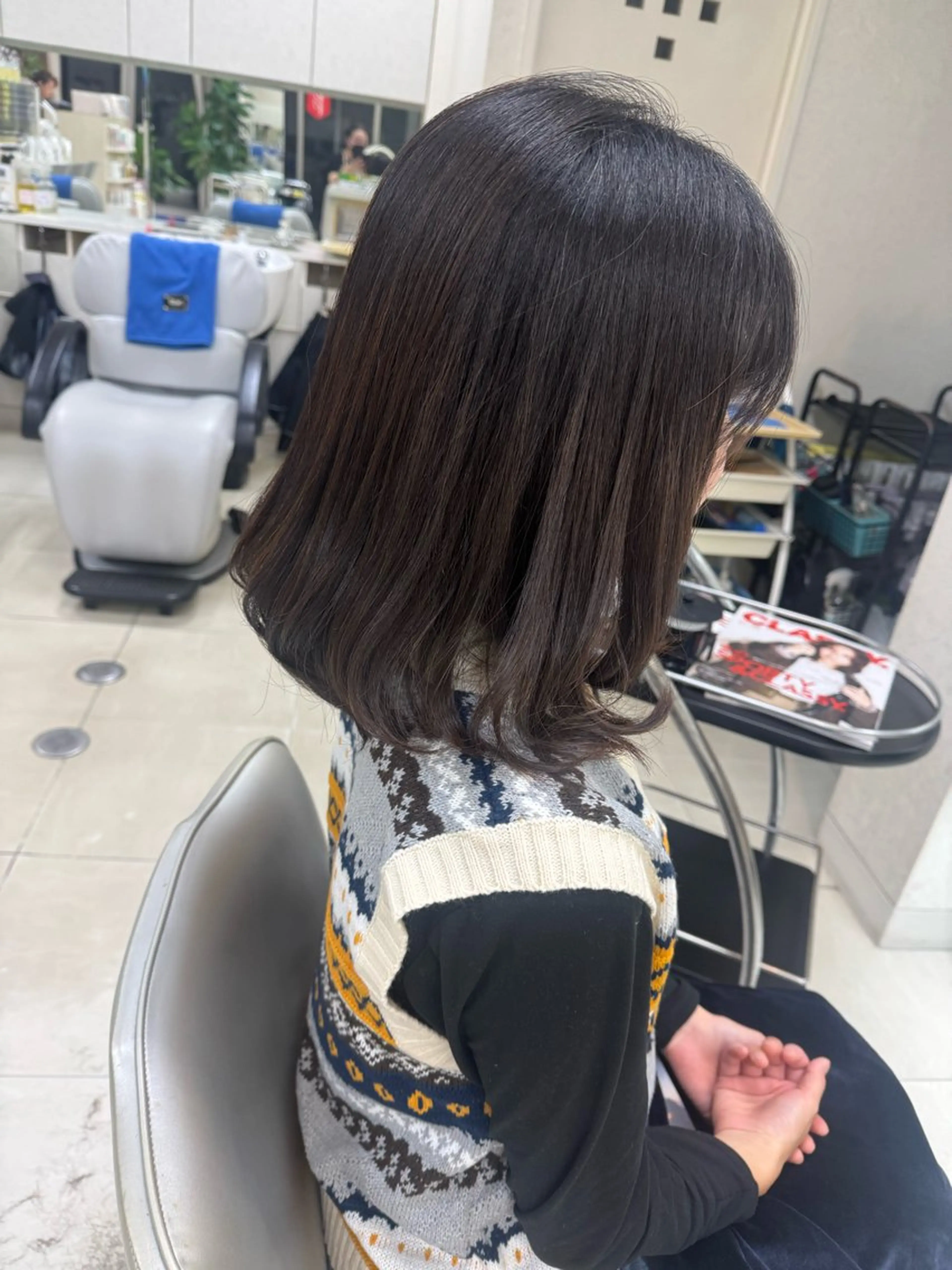 セミロング タカハシ リナのヘアスタイル