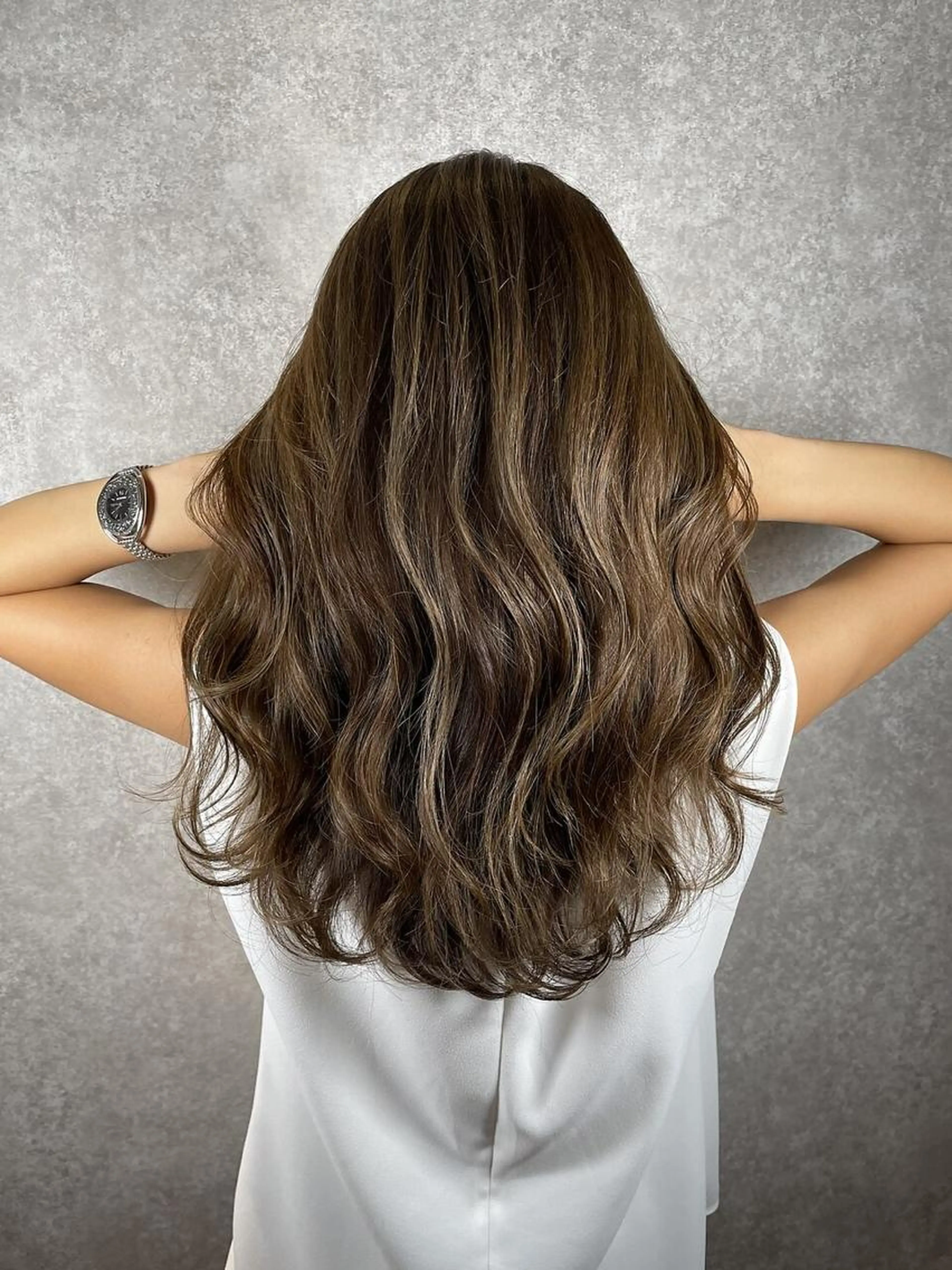 【3Dハイライト】似合わせカット＋3Dハイライト入れ放題＋ベースカラー＋トリートメント¥19,800→⚜️￥15,400の写真